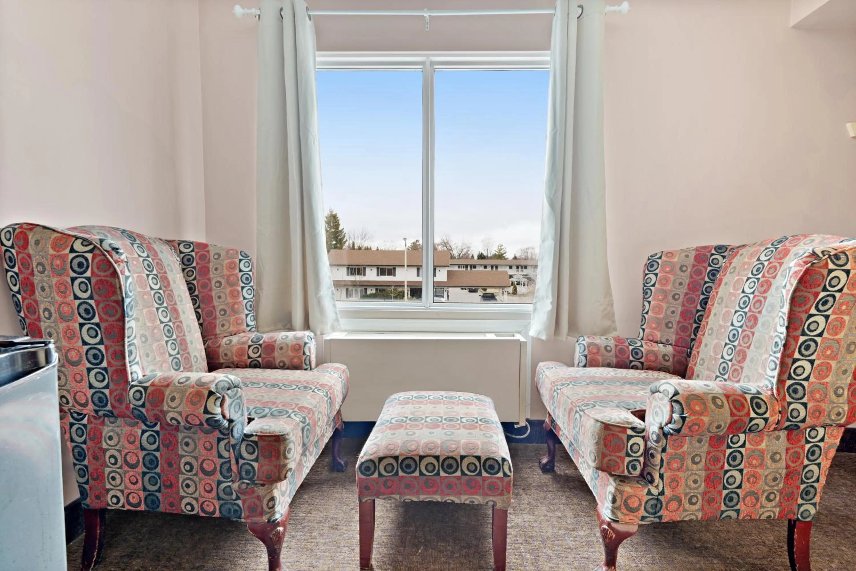 Bedroom in Niagara Lodge & Suites