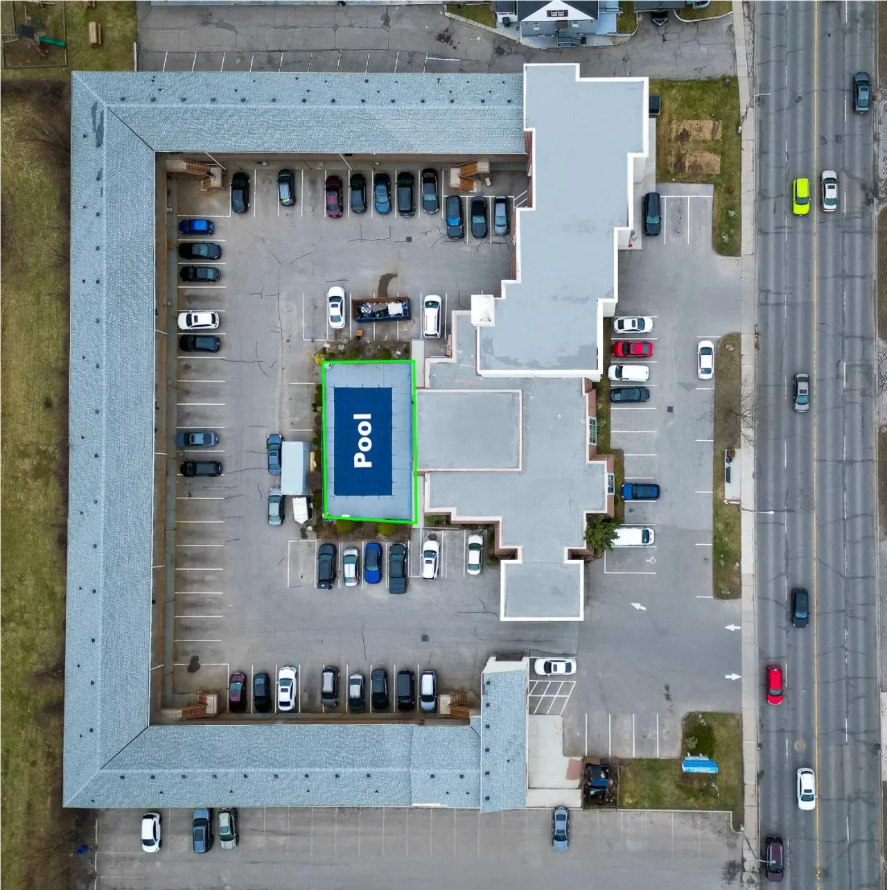 Property building in Niagara Lodge & Suites