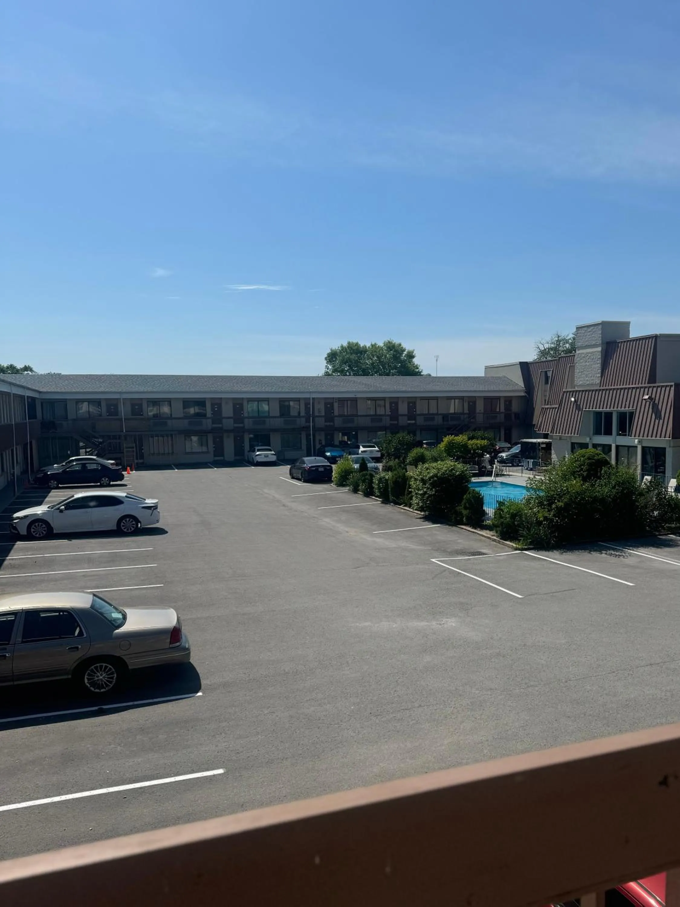 Parking in Niagara Lodge & Suites