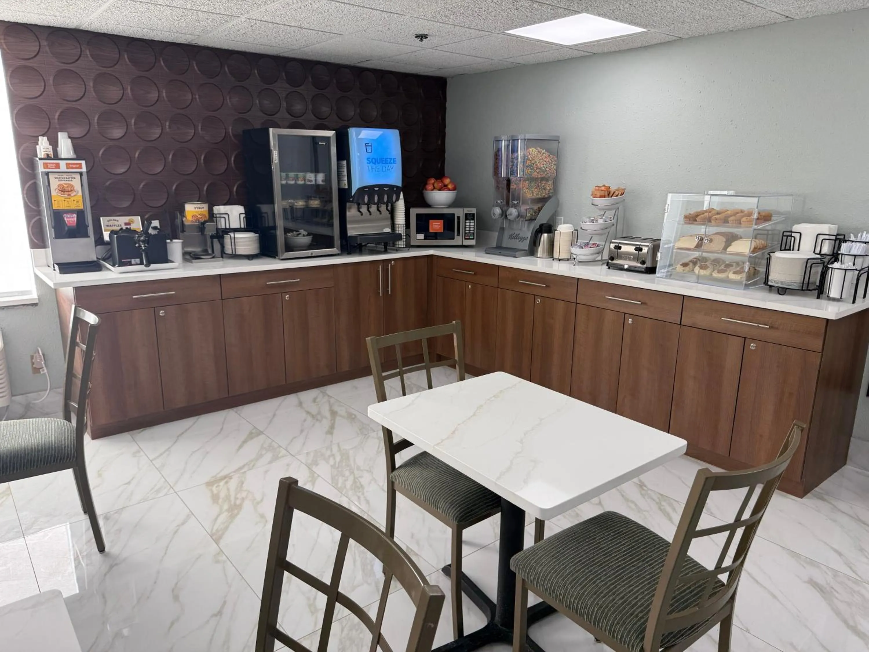 Breakfast in Wingate by Wyndham Livonia