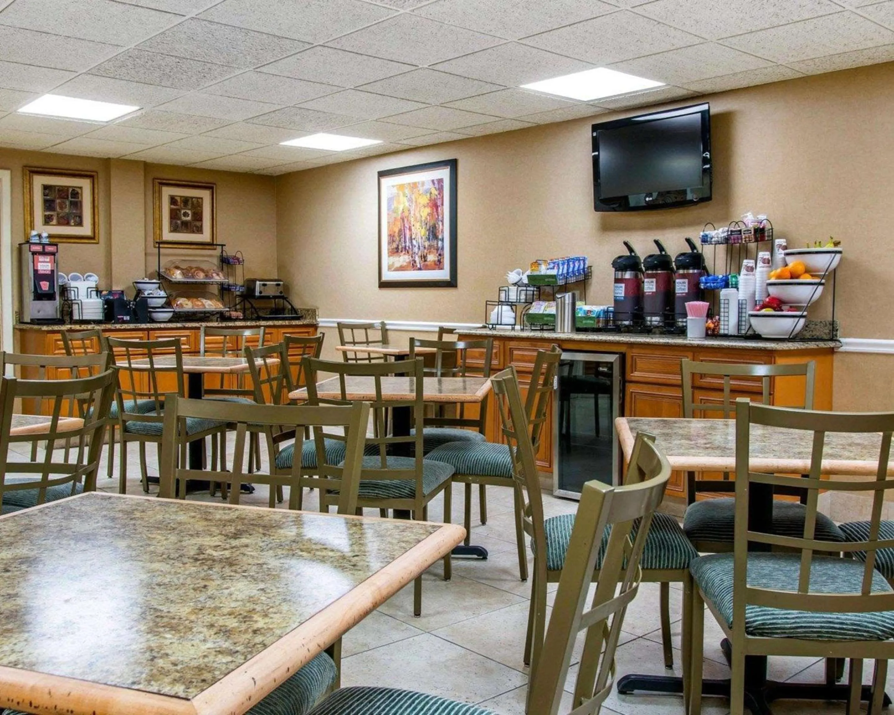 Restaurant/places to eat in Comfort Inn