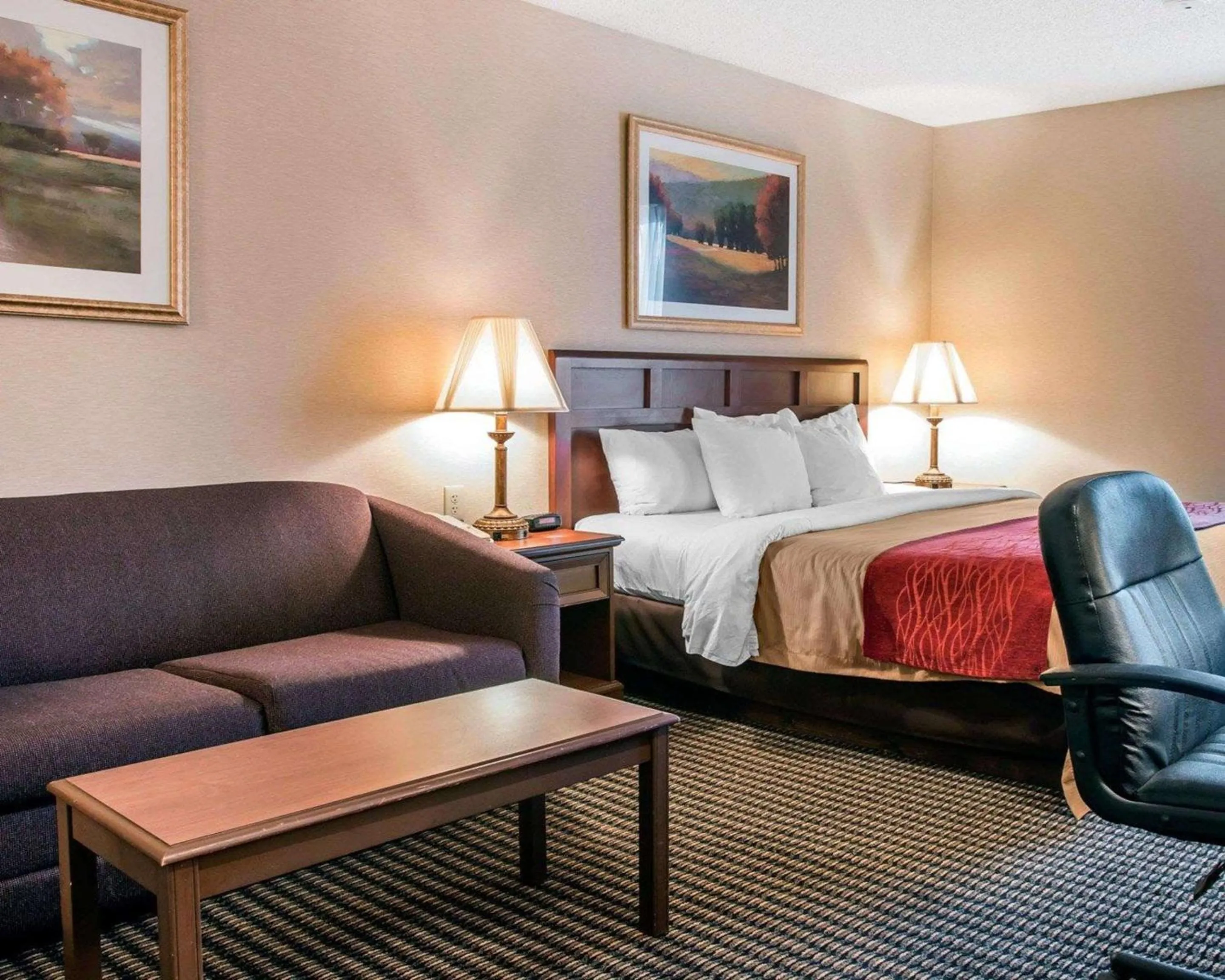 Photo of the whole room, Bed in Comfort Inn