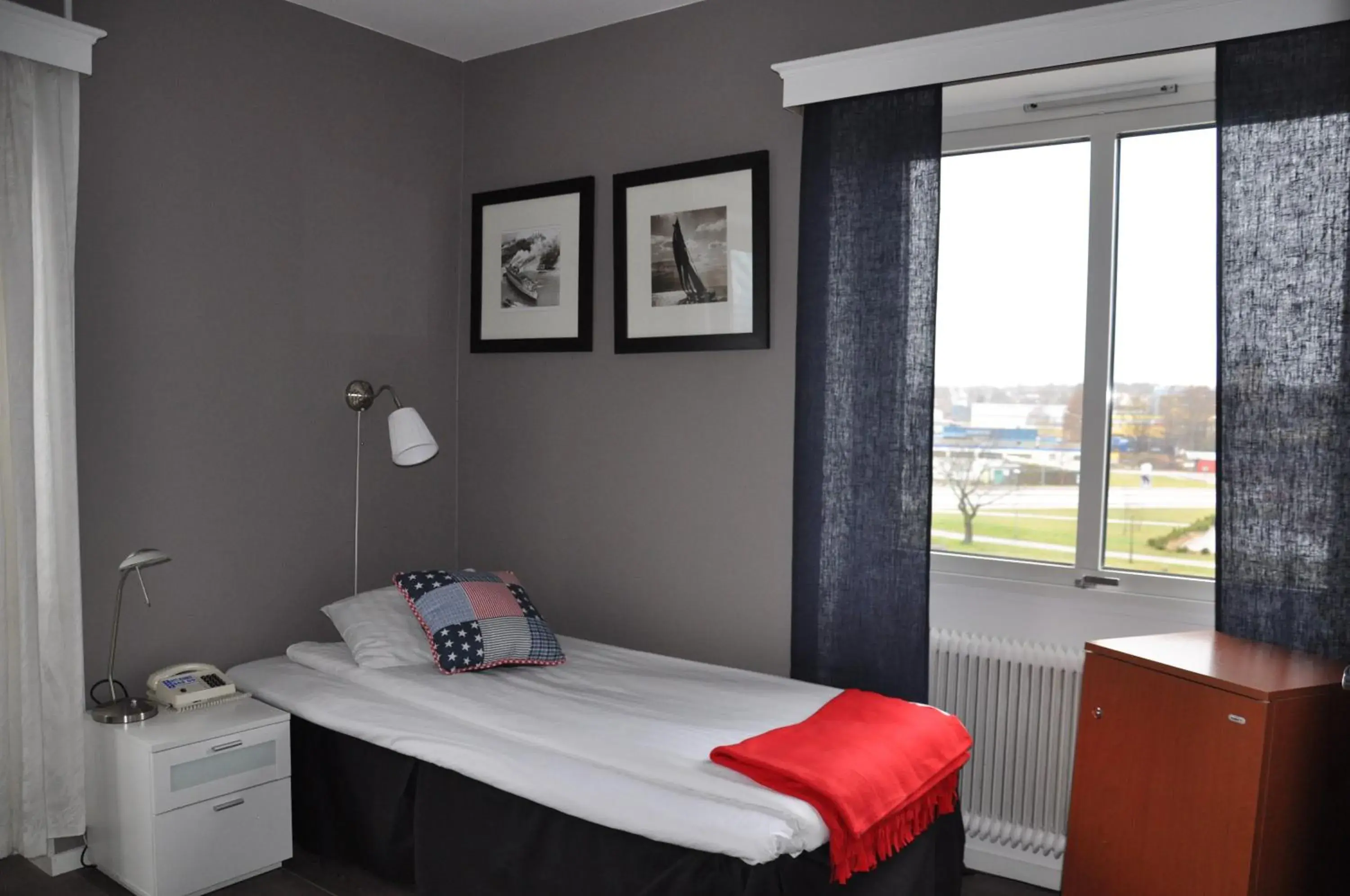 Single Room in Strand Hotell Single Room in Strand Hotell