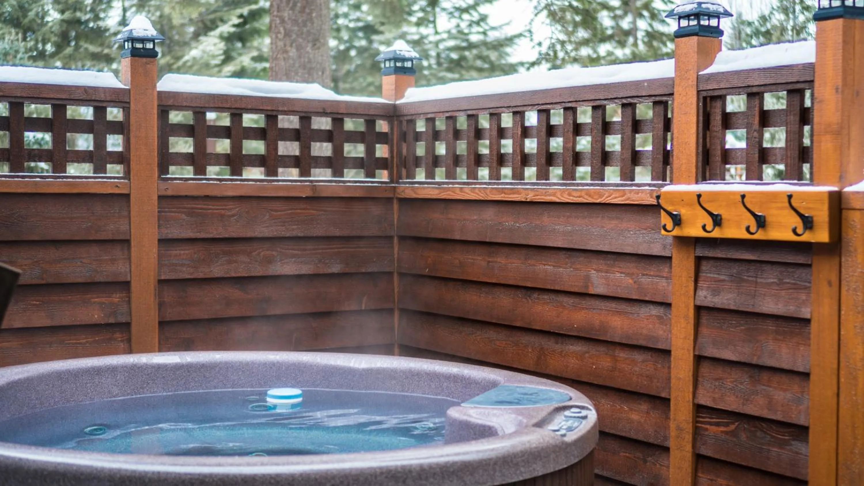 Patio in Cedar House Restaurant & Chalets