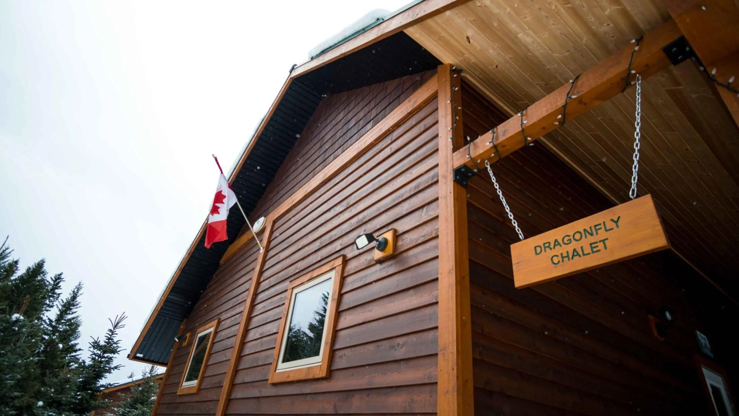 Property building in Cedar House Restaurant & Chalets