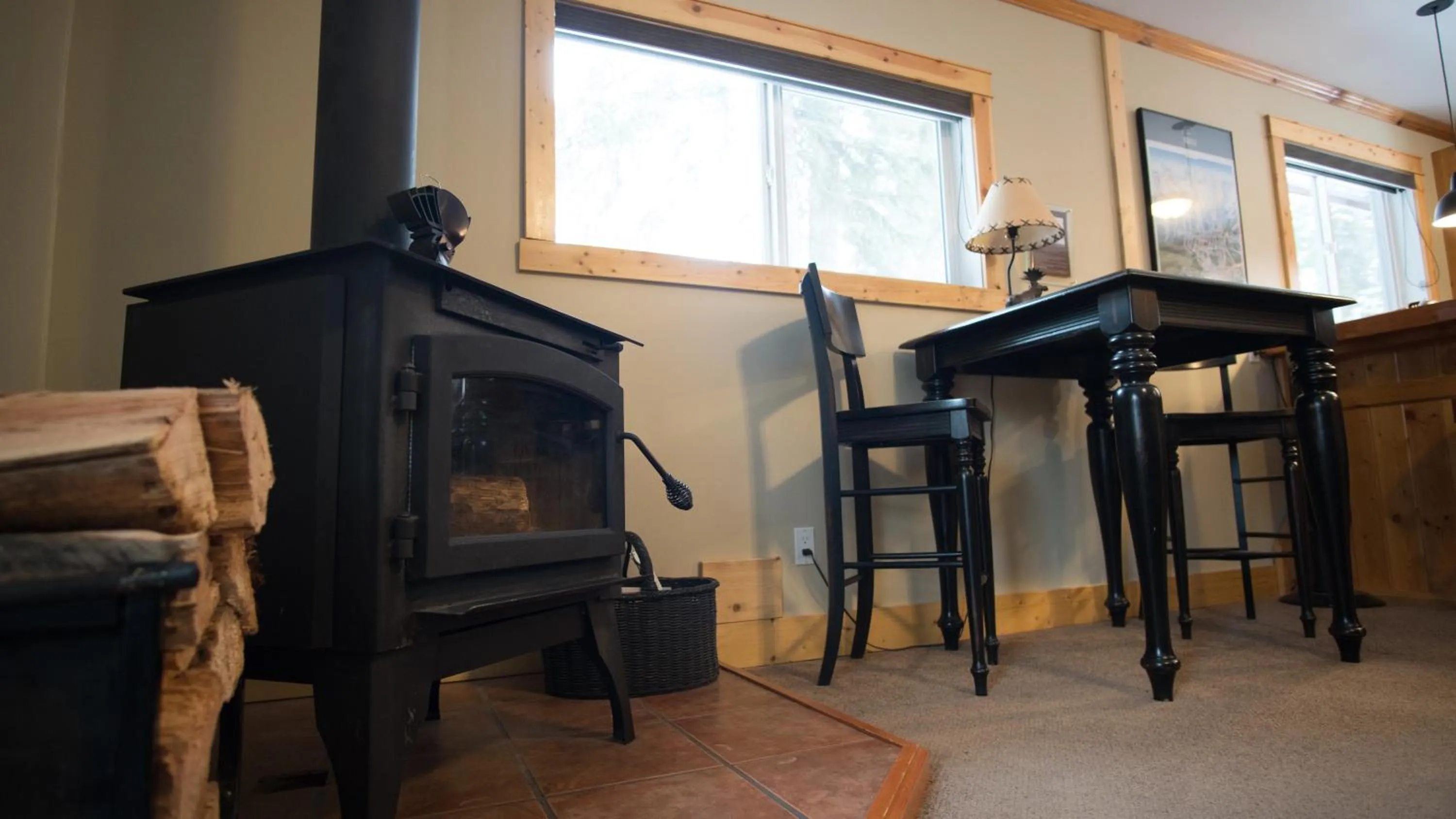 Decorative detail in Cedar House Restaurant & Chalets