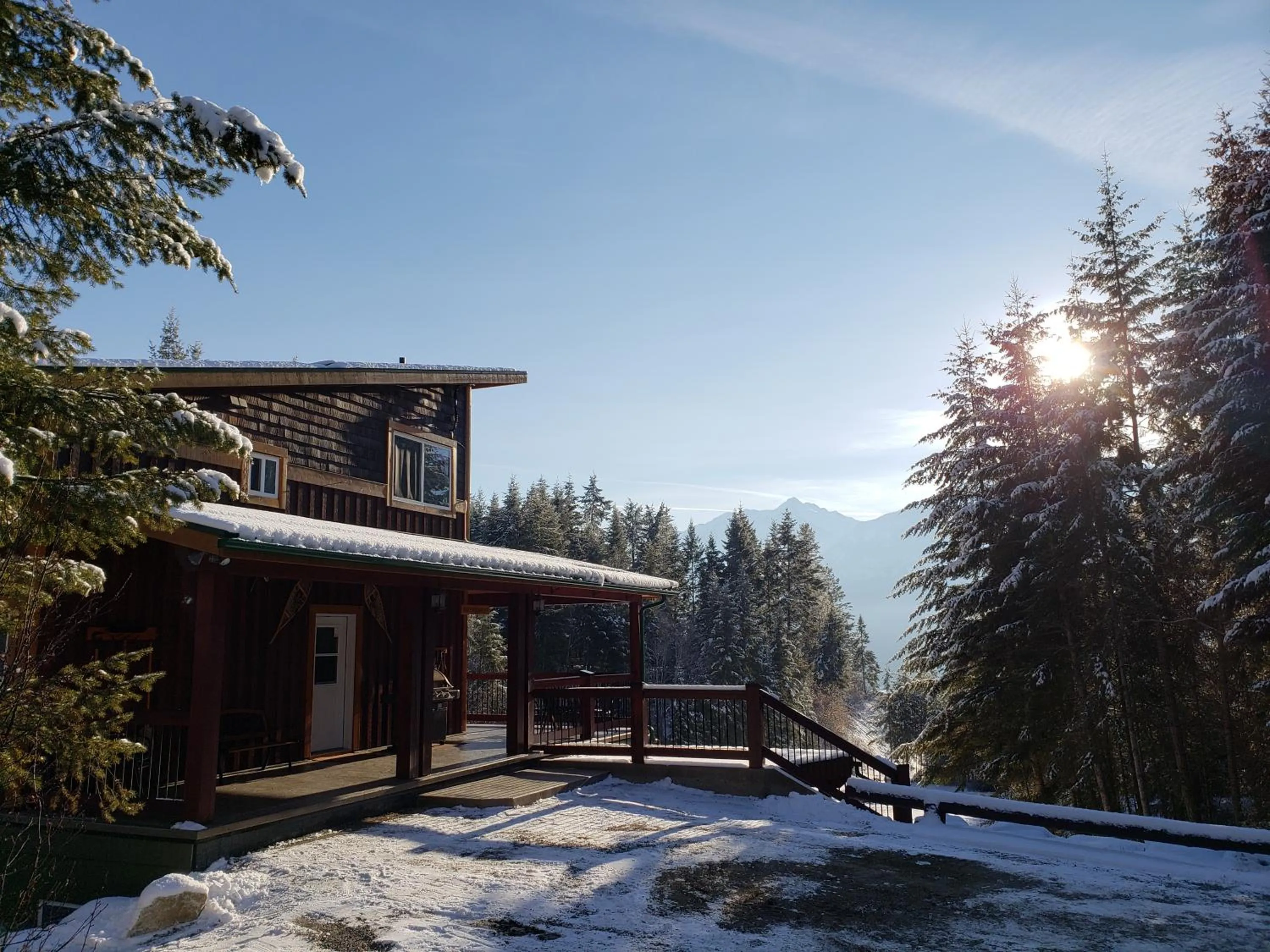 Property building in Cedar House Restaurant & Chalets