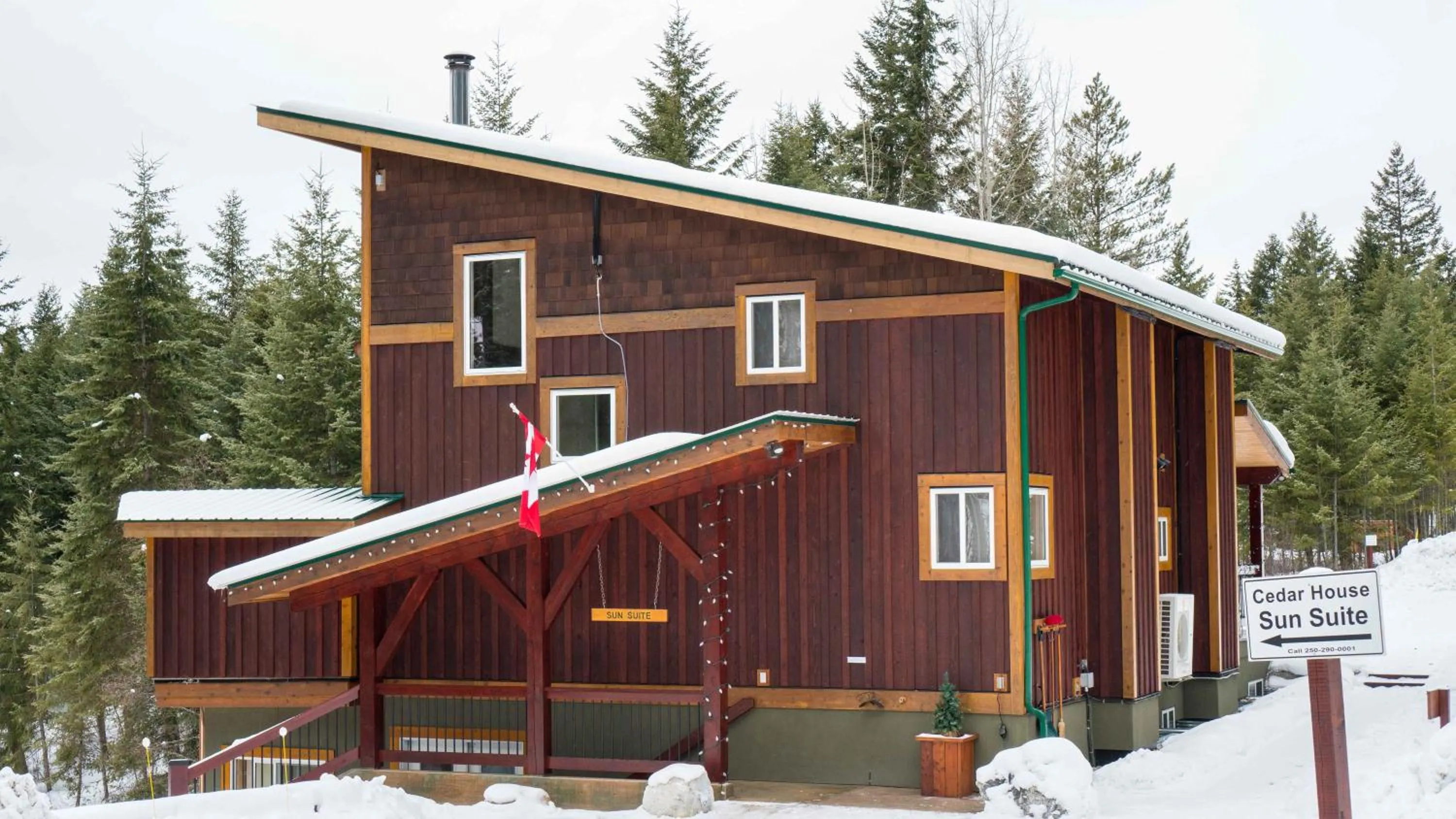 Property building in Cedar House Restaurant & Chalets