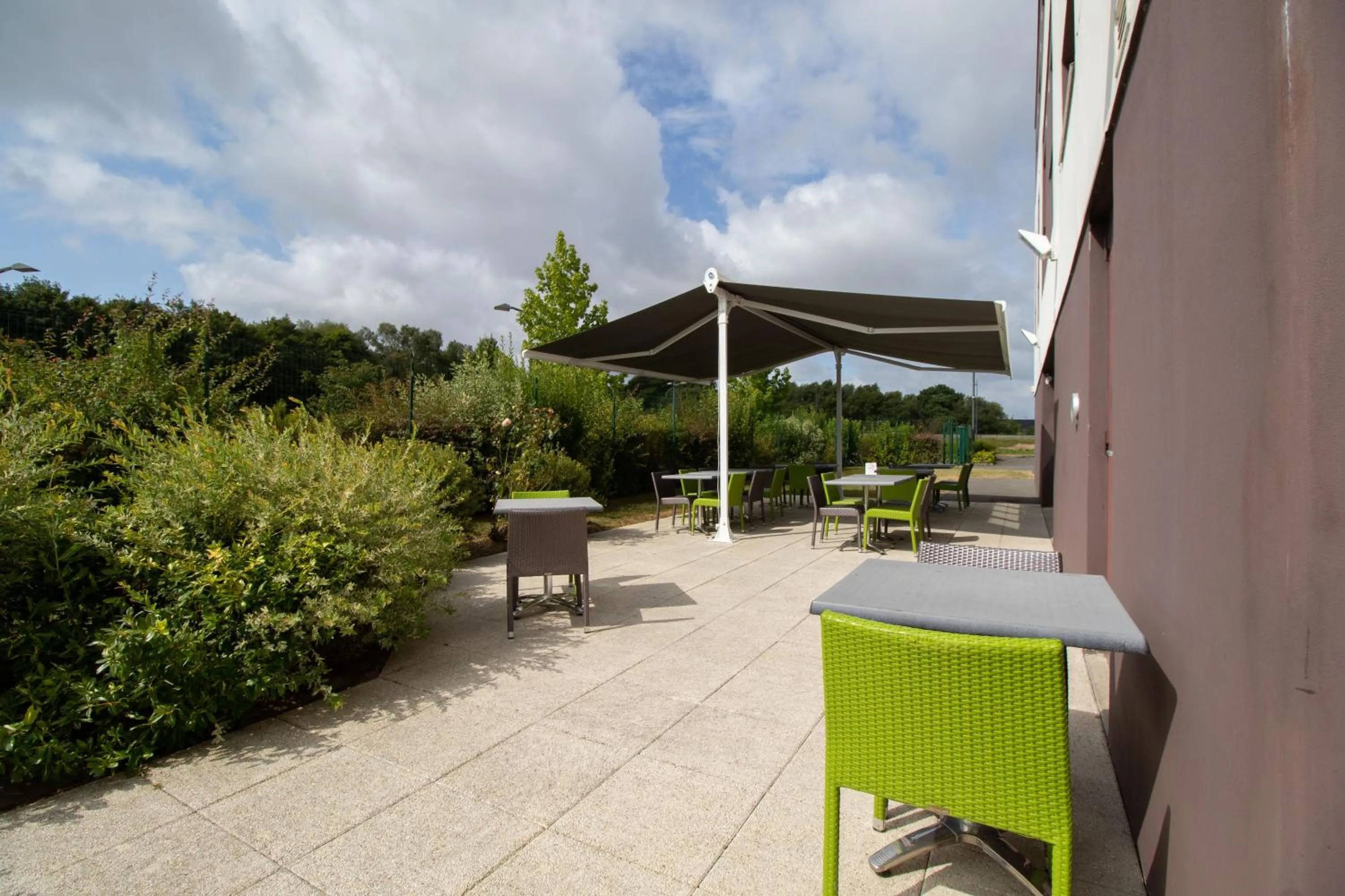 Balcony/Terrace in Brit Hotel Saint-Méen-le-Grand en Brocéliande