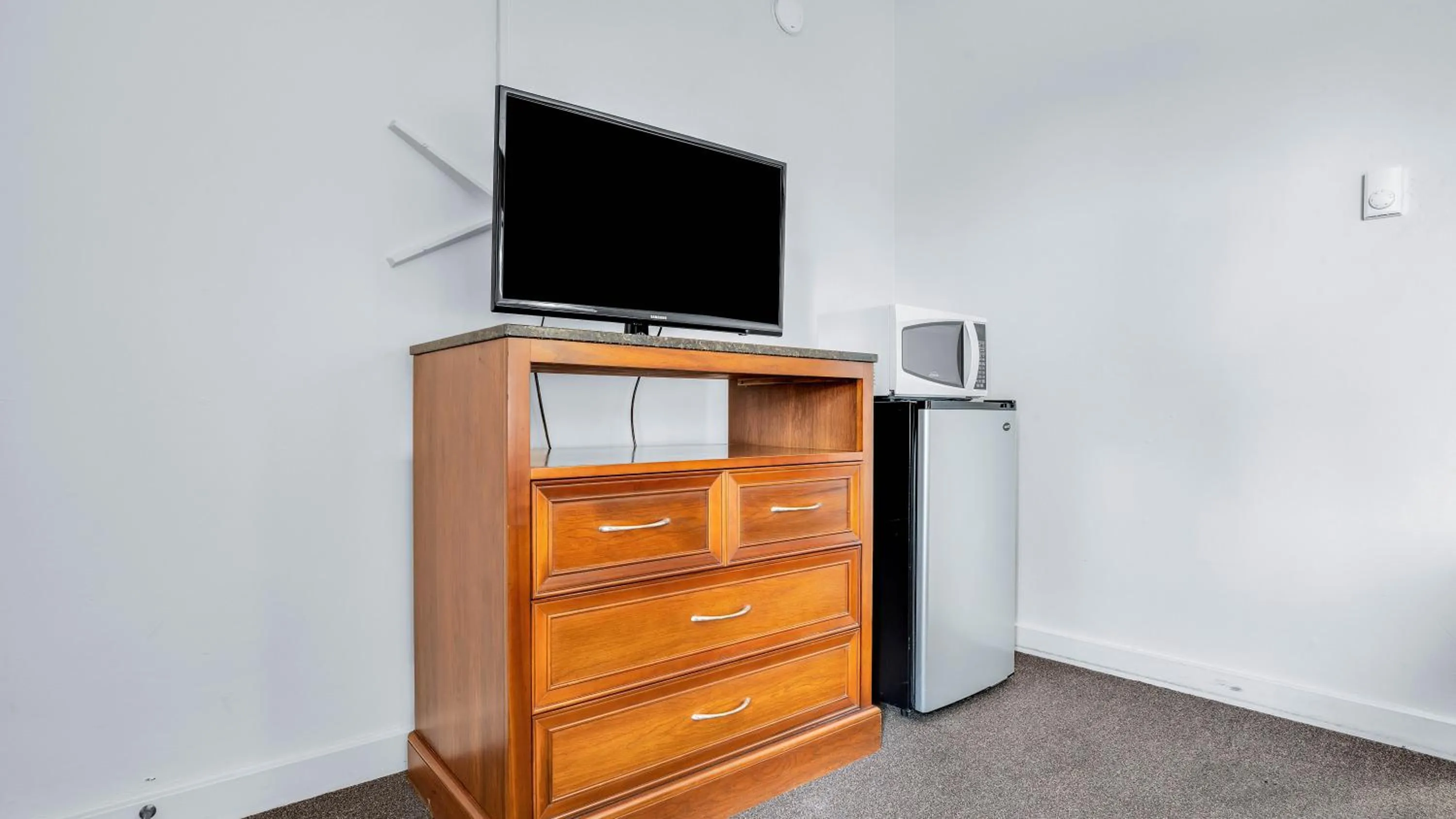 TV and multimedia in Viking Motel