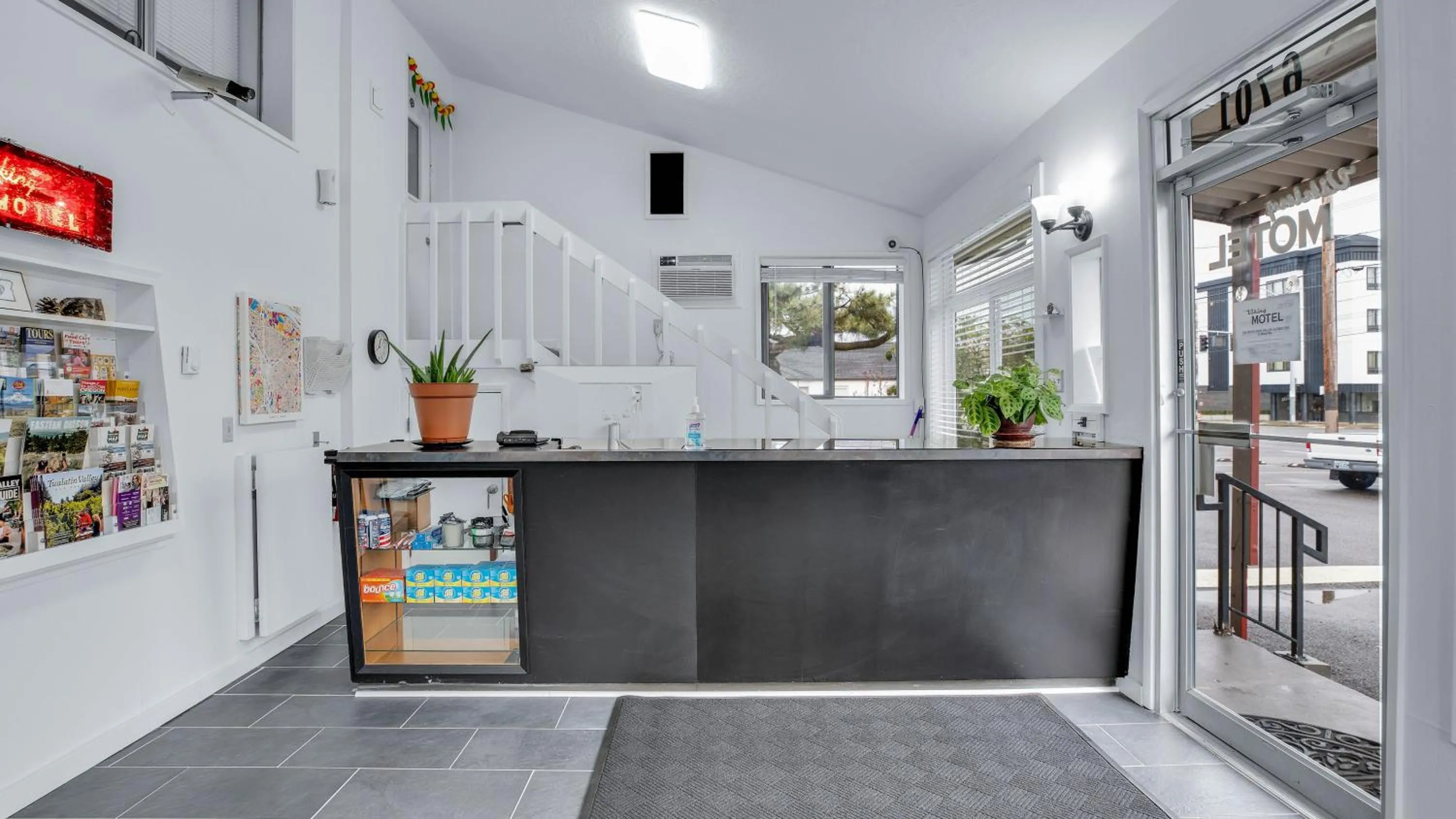 Lobby or reception in Viking Motel