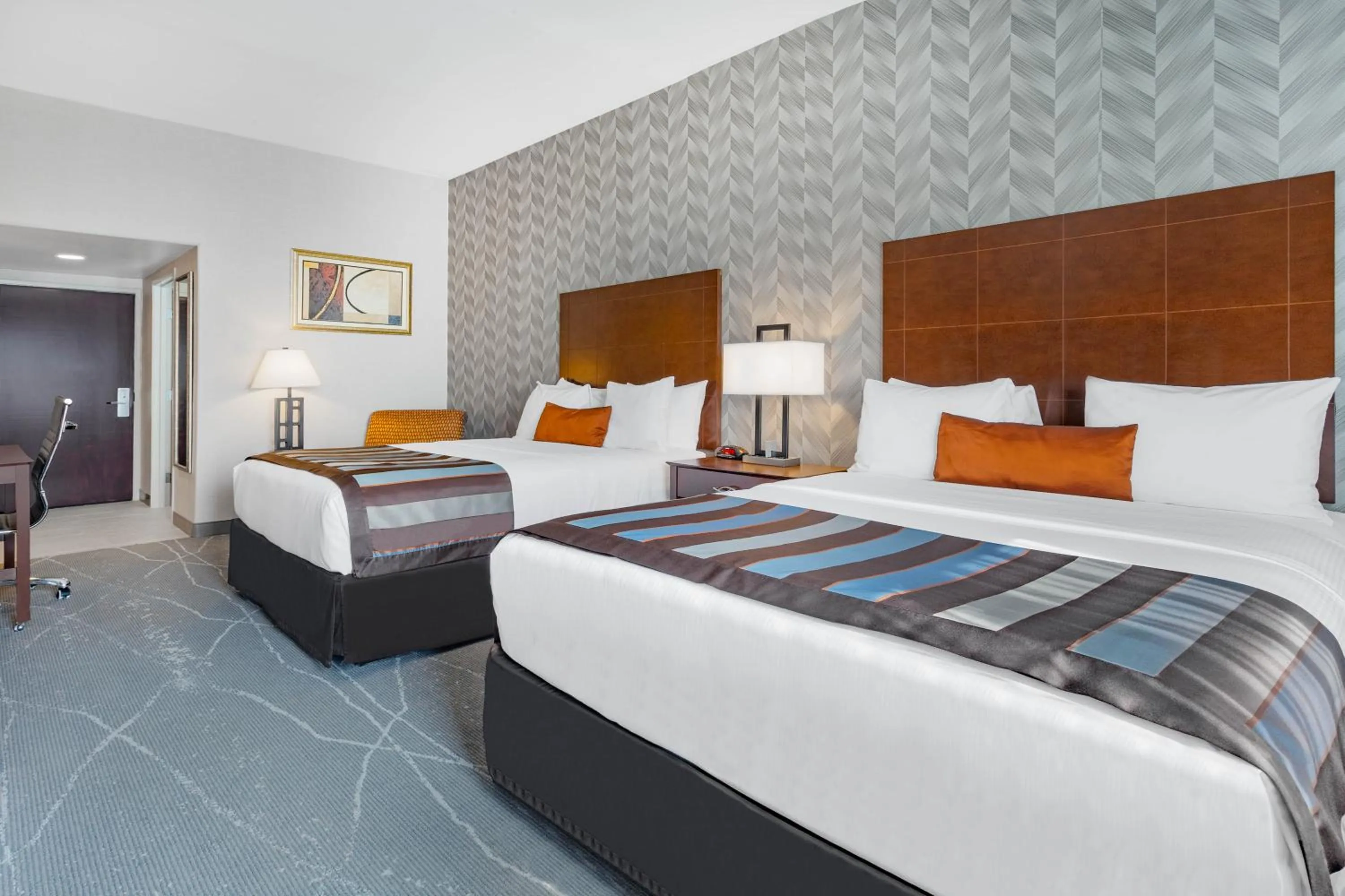 Bedroom, Bed in Wingate by Wyndham Tinley Park