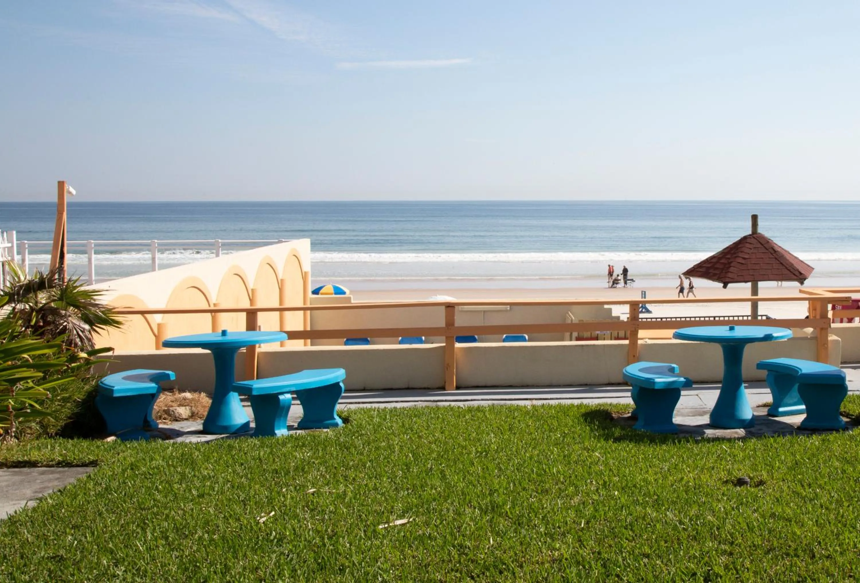 Beach in Daytona Dream Inn By AmeriVu