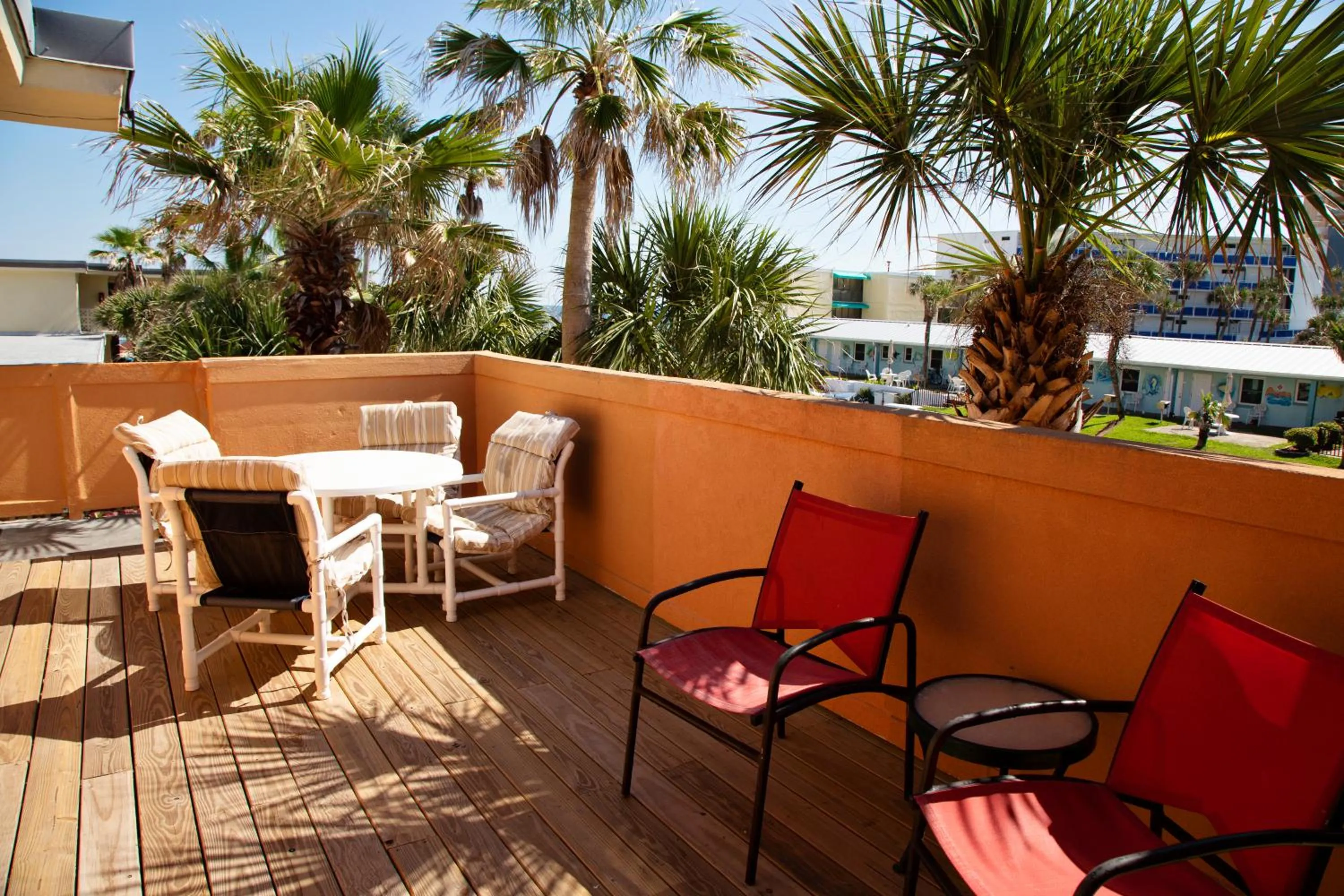 Balcony/Terrace in Daytona Dream Inn By AmeriVu