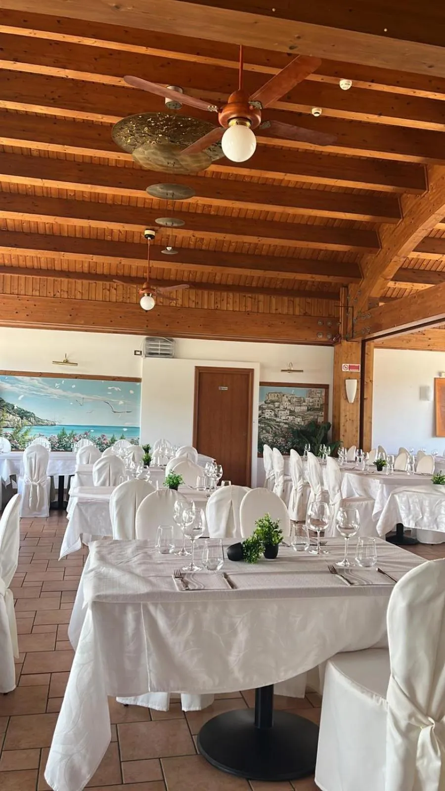 Restaurant/places to eat in Hotel Incontro