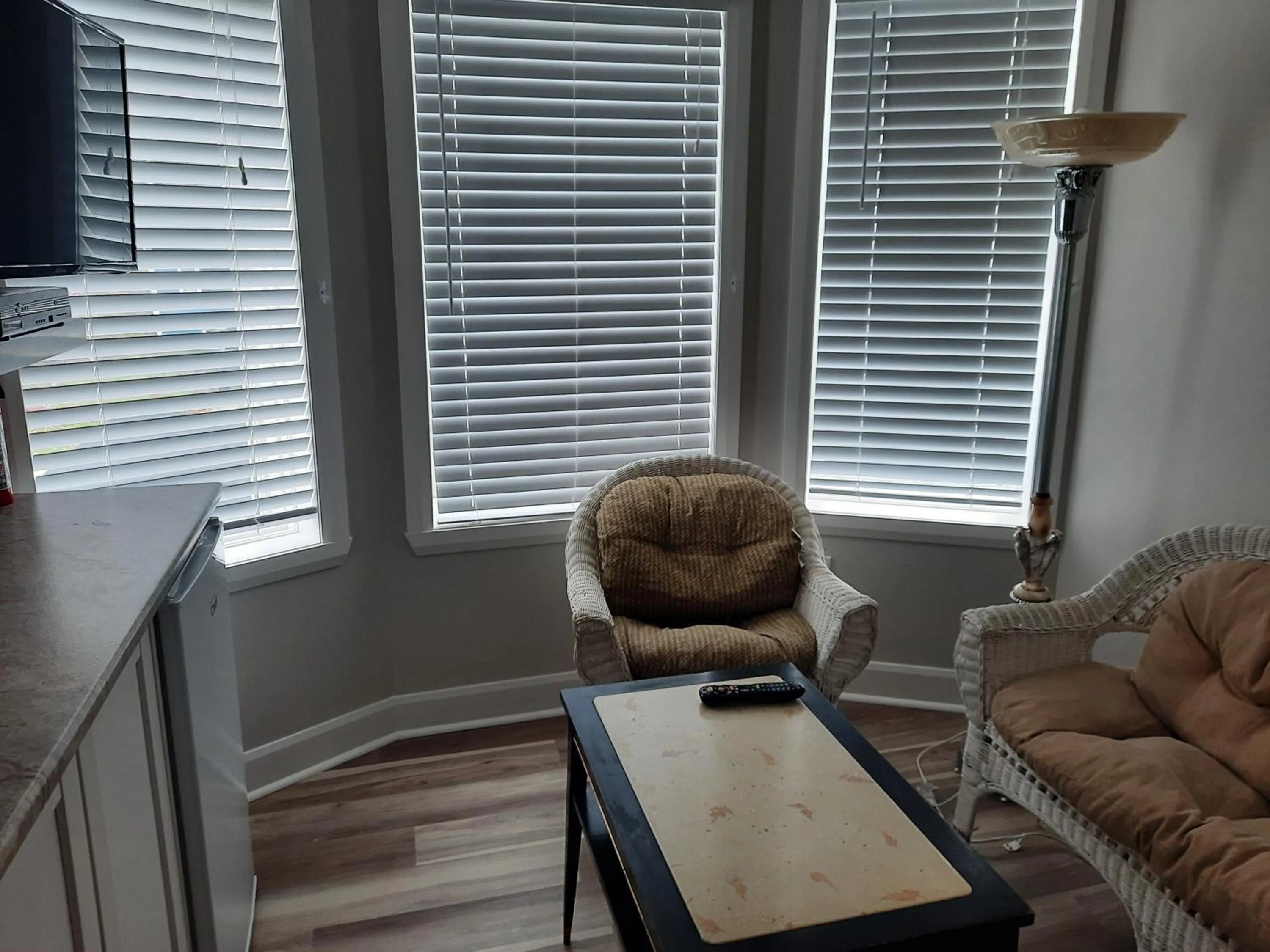 Communal lounge/ TV room in Gite La Bergeronnette