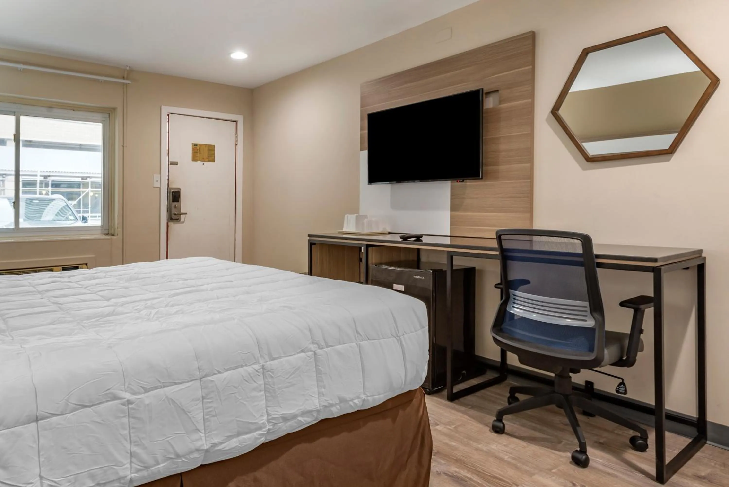 Bed in Rodeway Inn Oceanview