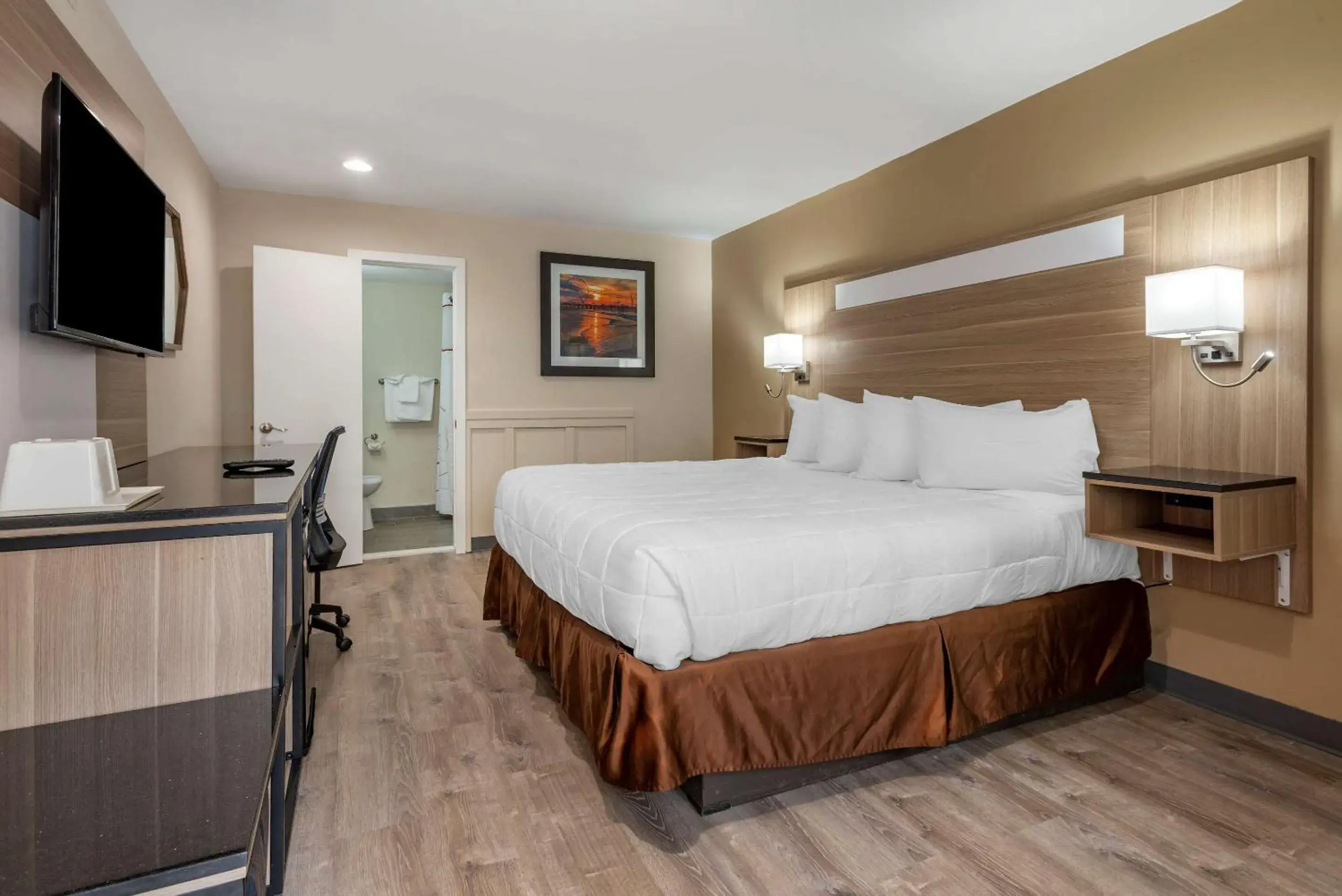 King Room - Smoking in Rodeway Inn Oceanview King Room - Smoking in Rodeway Inn Oceanview