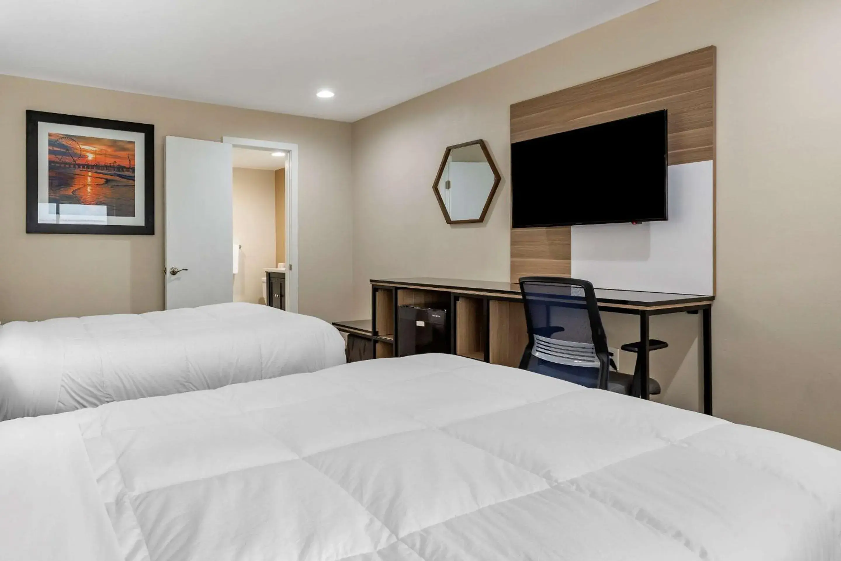 Double Room with Two Double Beds- Non-Smoking in Rodeway Inn Oceanview Double Room with Two Double Beds- Non-Smoking in Rodeway Inn Oceanview