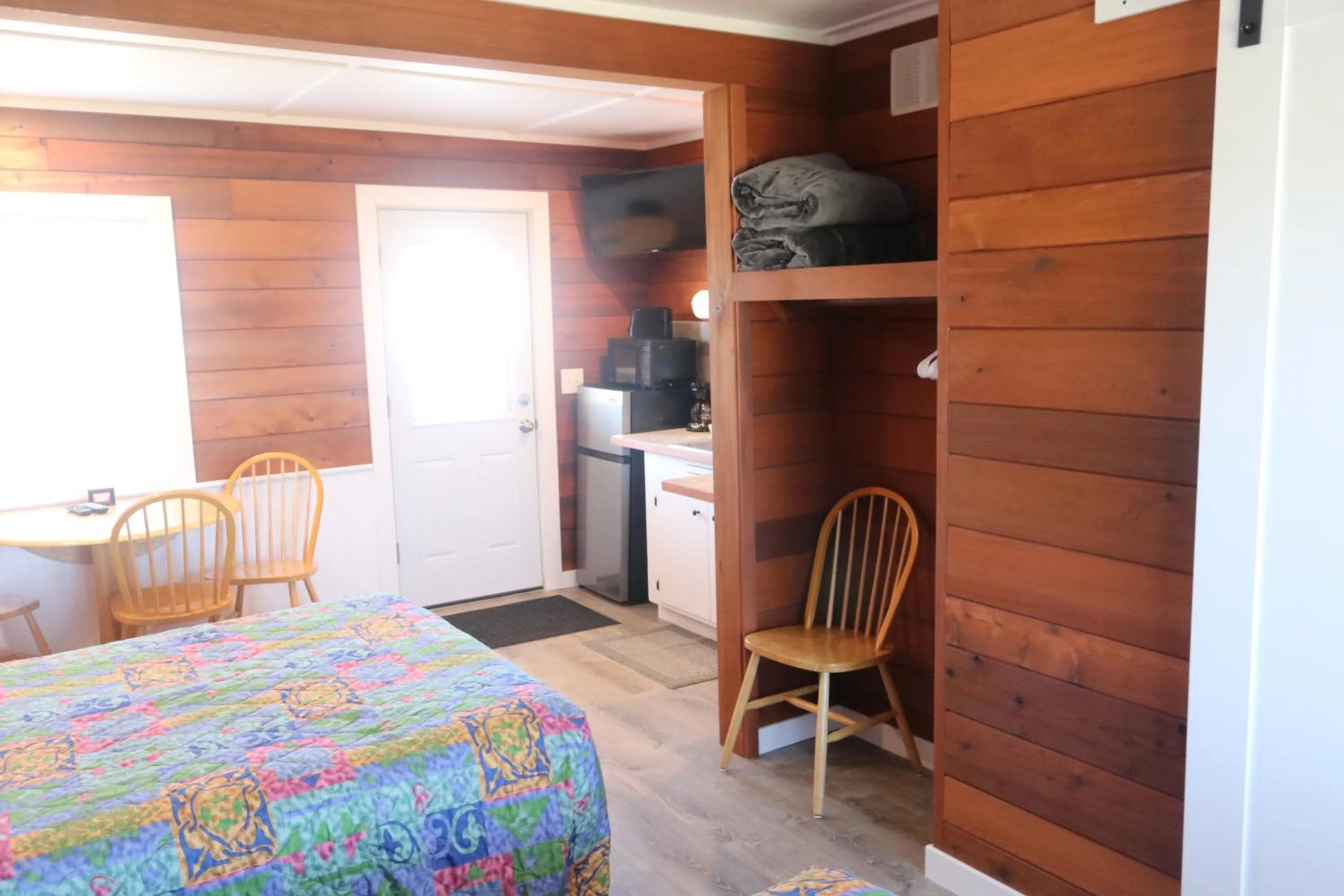 Bed in The Lowtide Motel