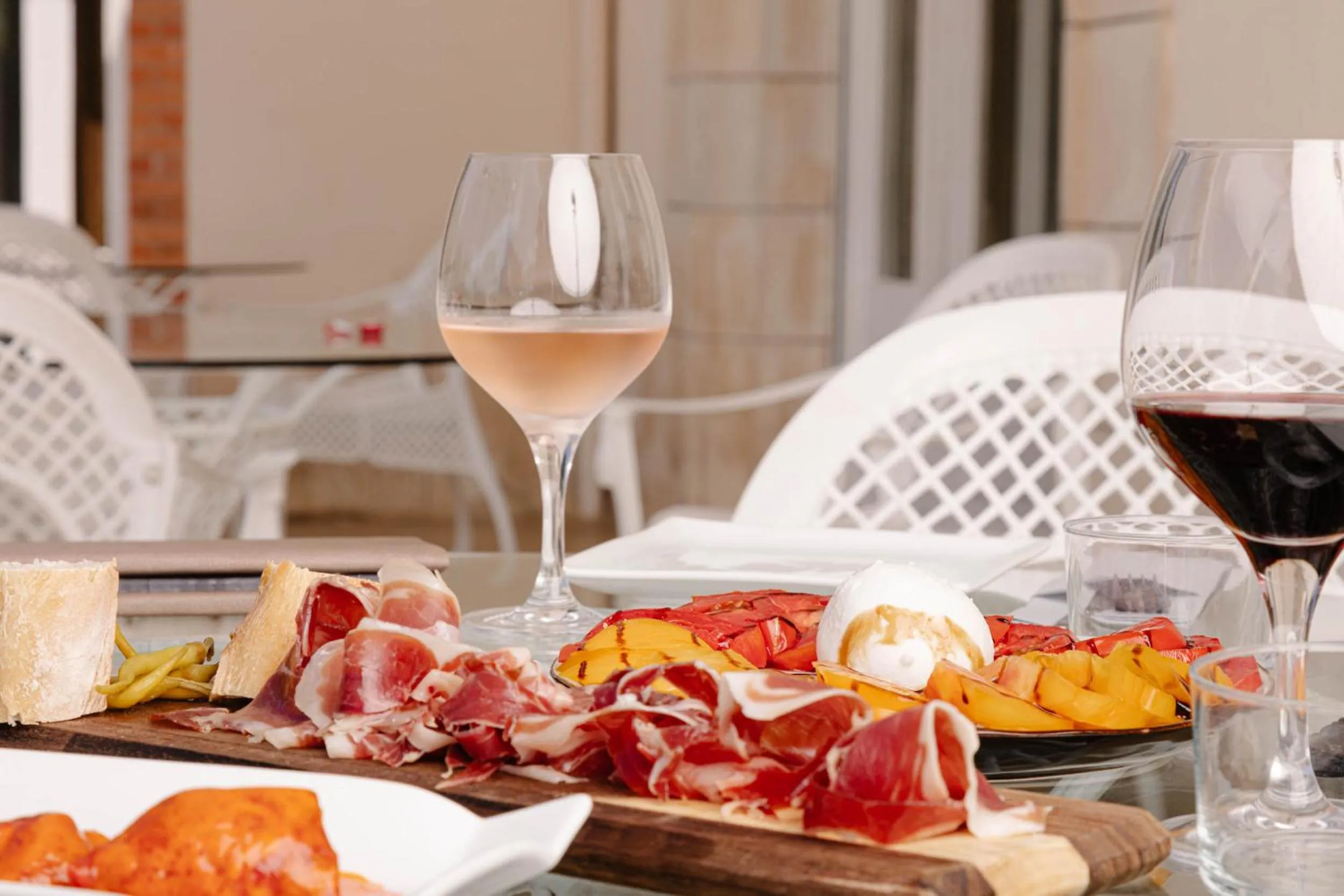 Restaurant/places to eat in Château du Clair de Lune - Boutique Luxury Hotel