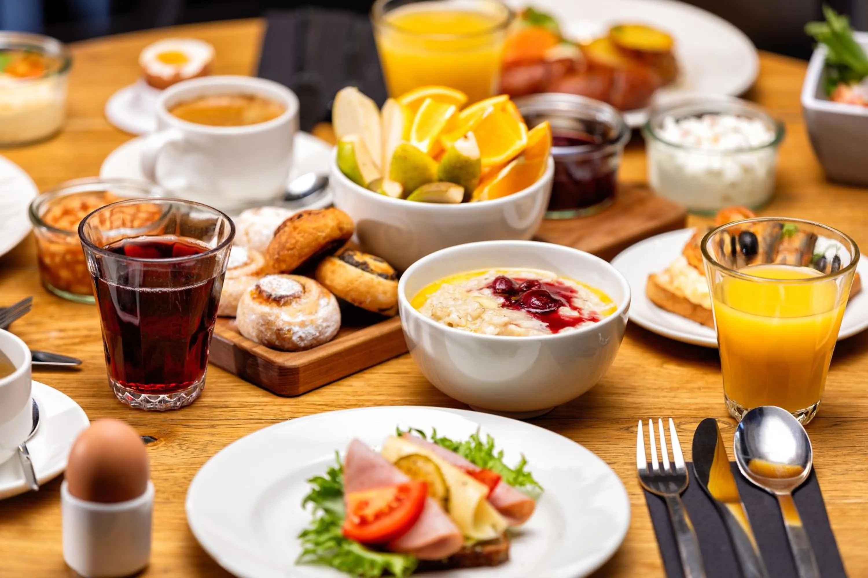 Restaurant/places to eat in Metropol Hotel