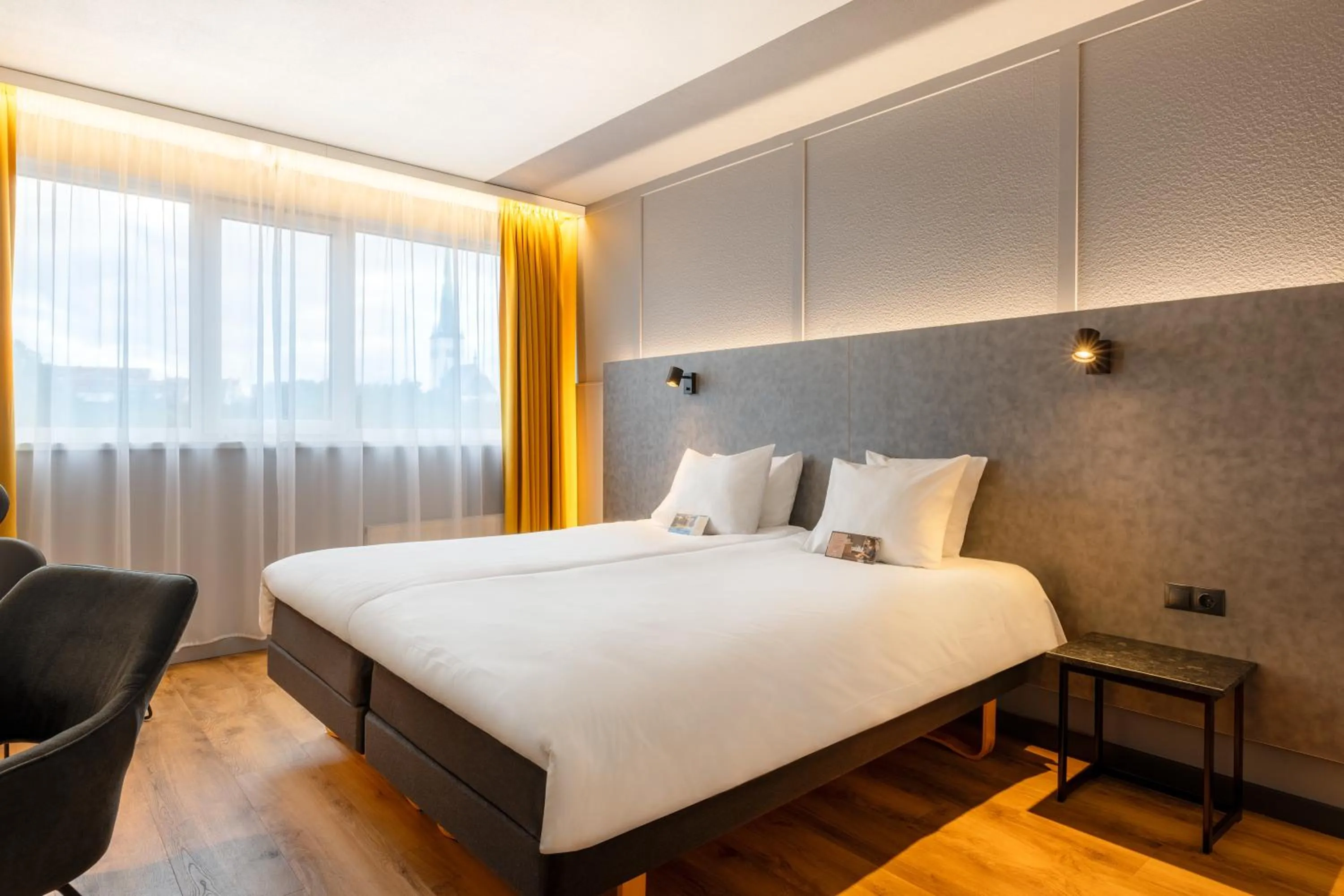 Bedroom, Bed in Metropol Hotel