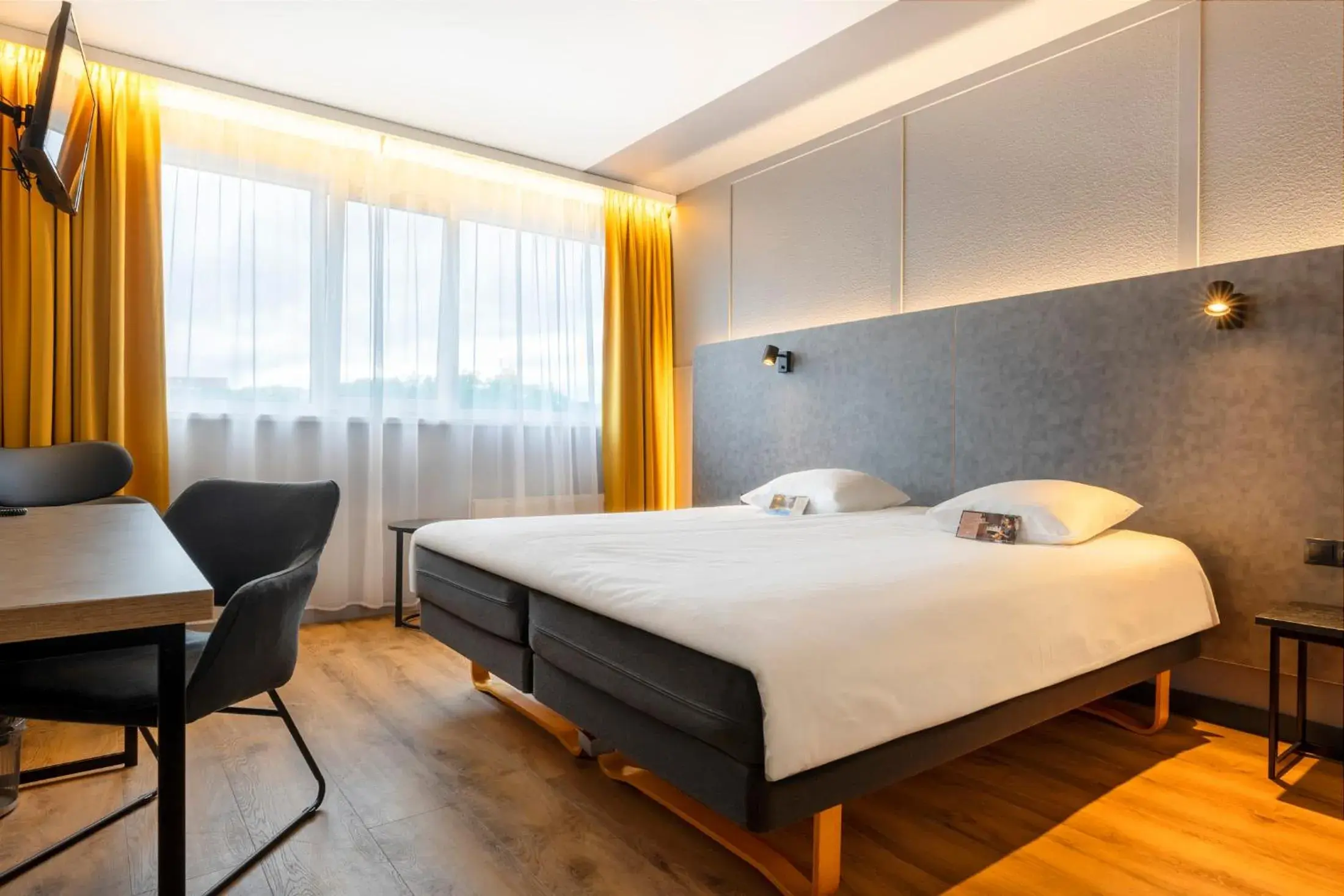 Classic Double or Twin Room in Metropol Hotel Classic Double or Twin Room in Metropol Hotel