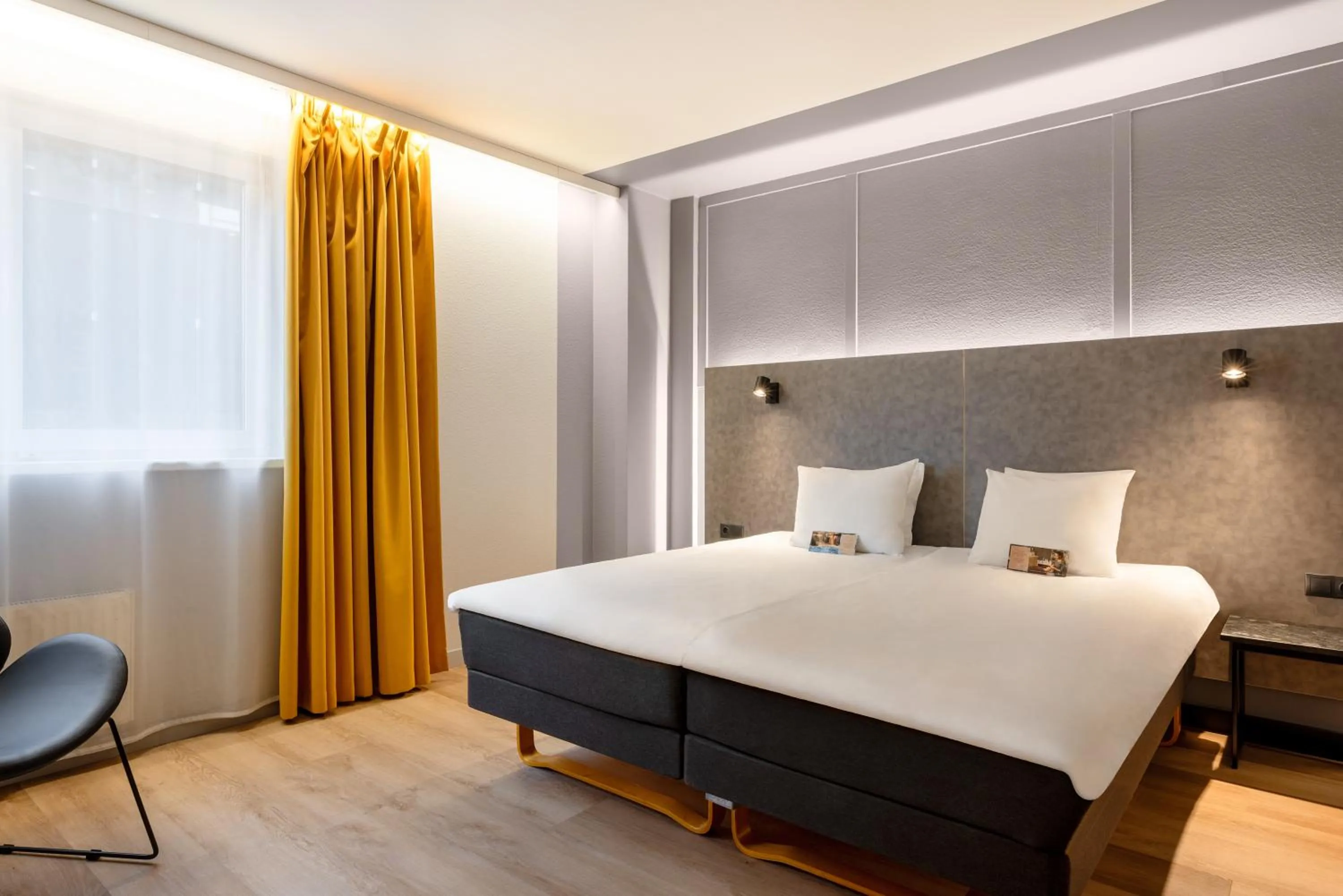 Bedroom, Bed in Metropol Hotel