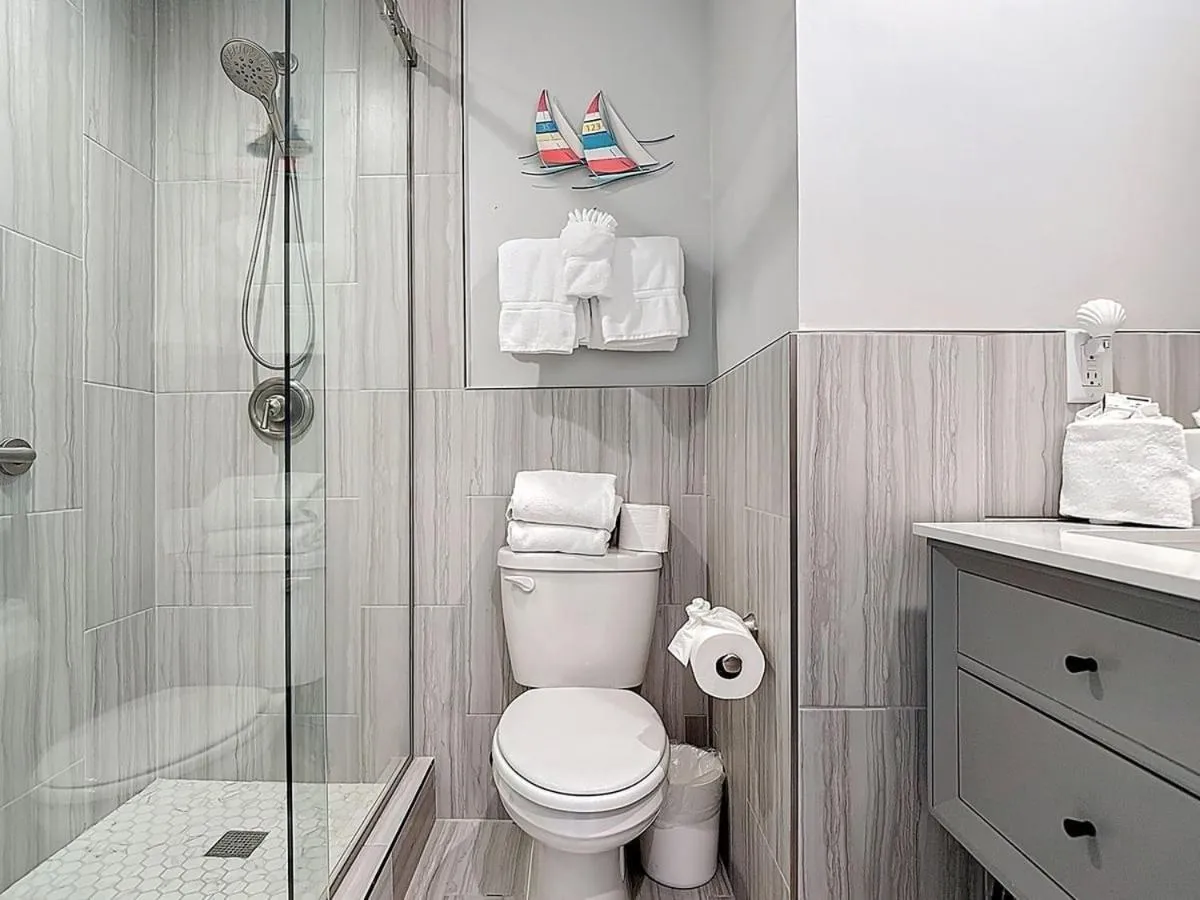 Cove Inn on Naples Bay