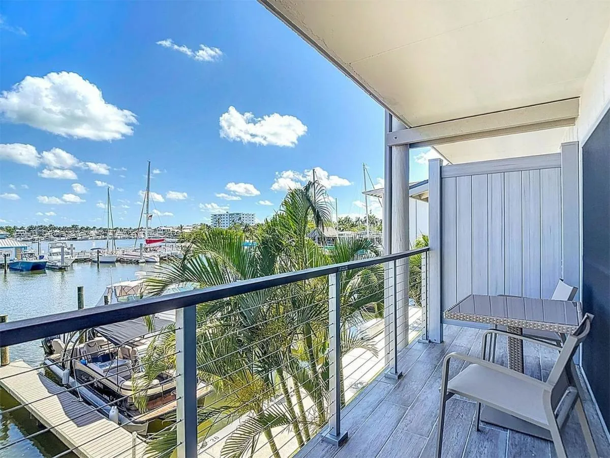 Cove Inn on Naples Bay