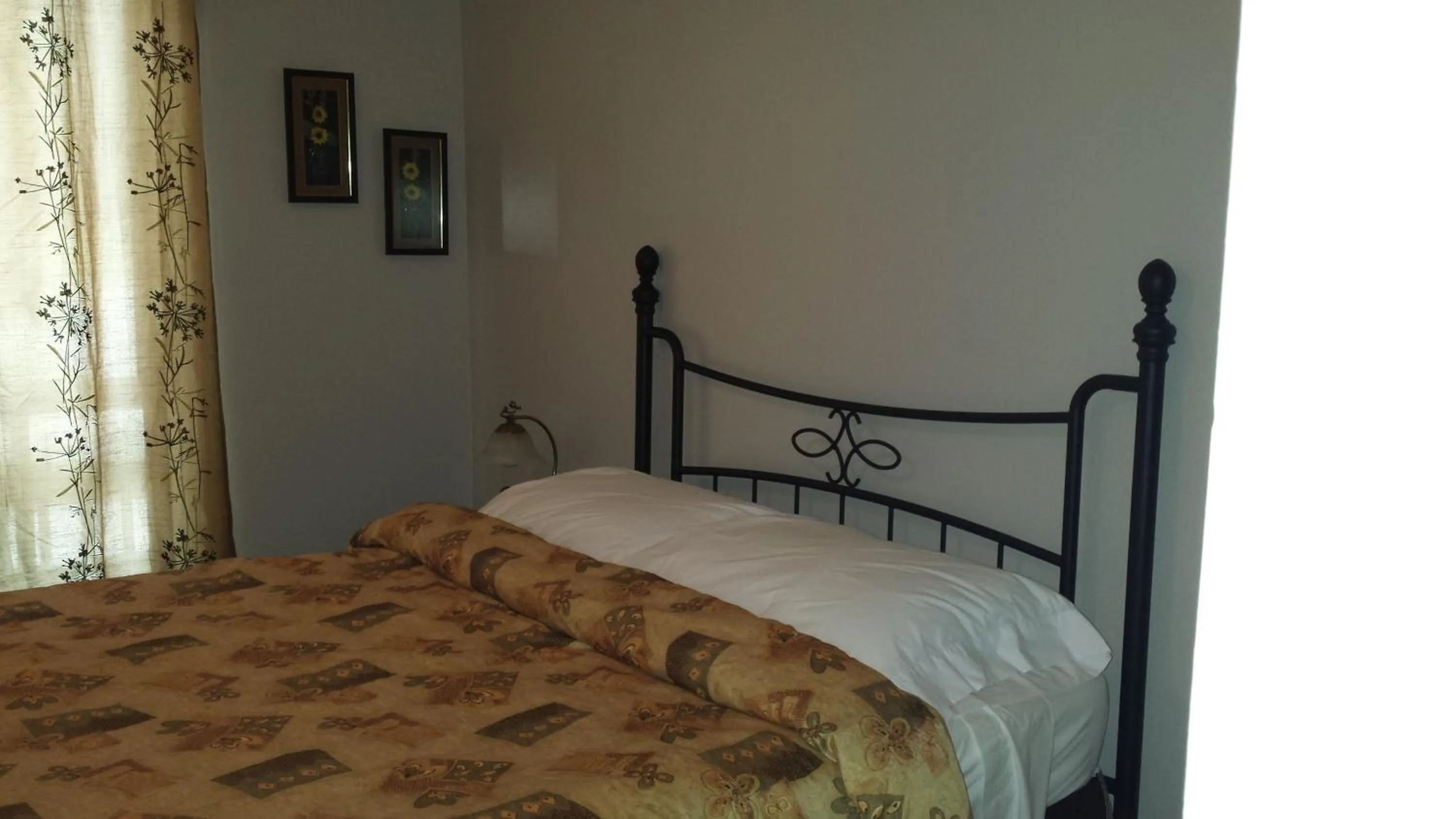 Bedroom, Bed in Les Appartements de La Bergeronnette