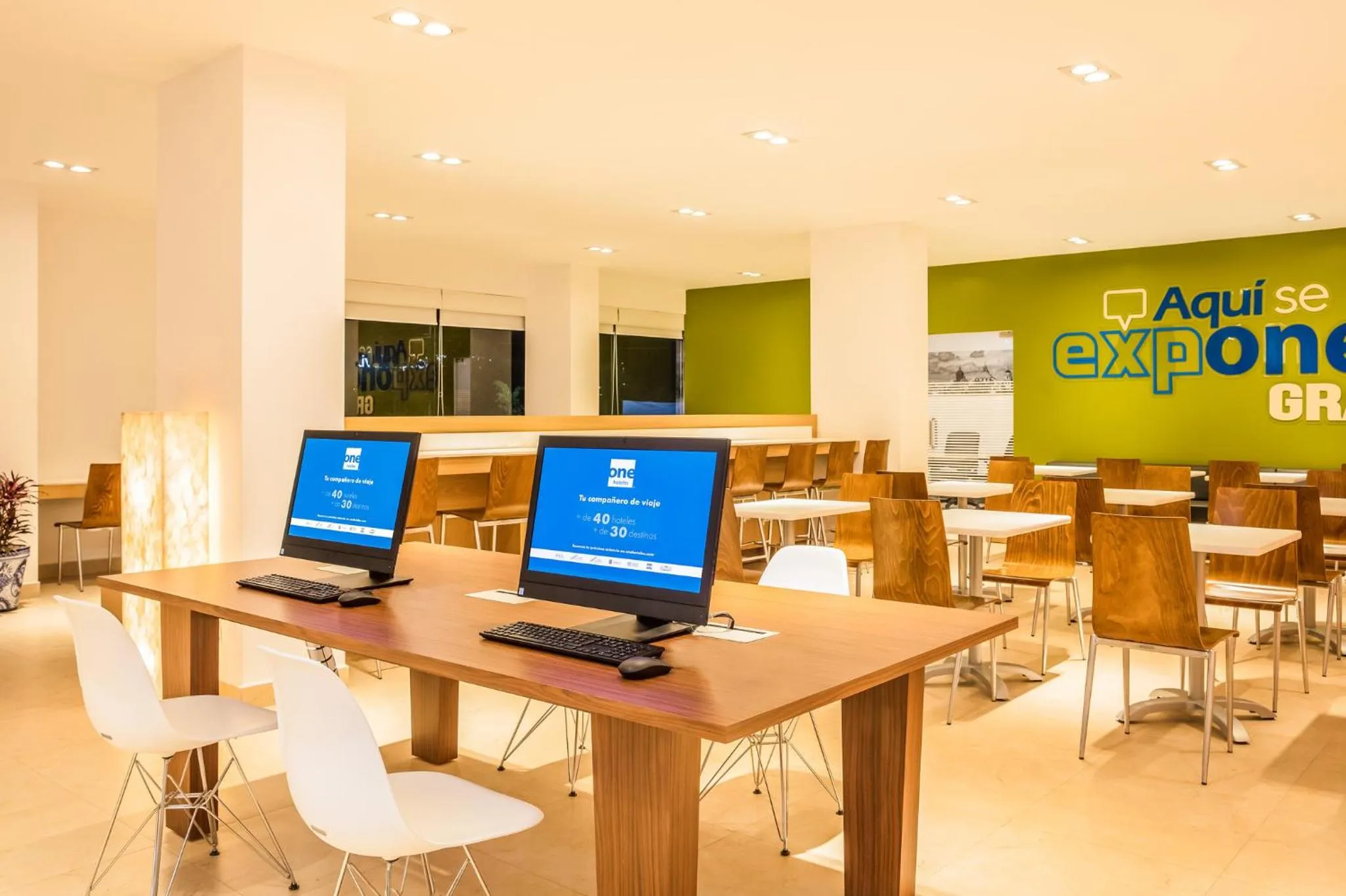 Business facilities in One Puebla Serdan