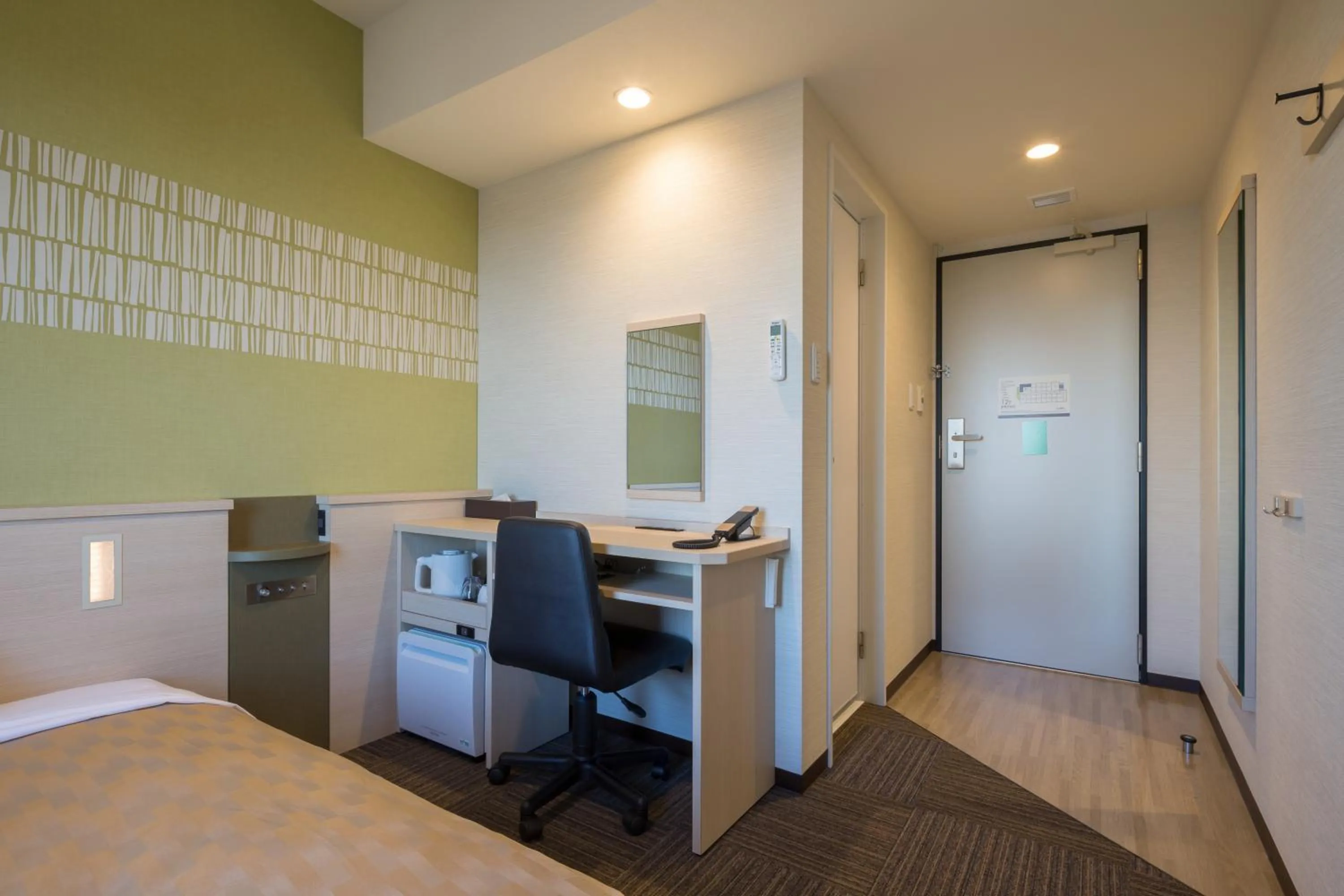 Photo of the whole room, Bed in Sanco Inn Iseshi-Ekimae Shikinoyu