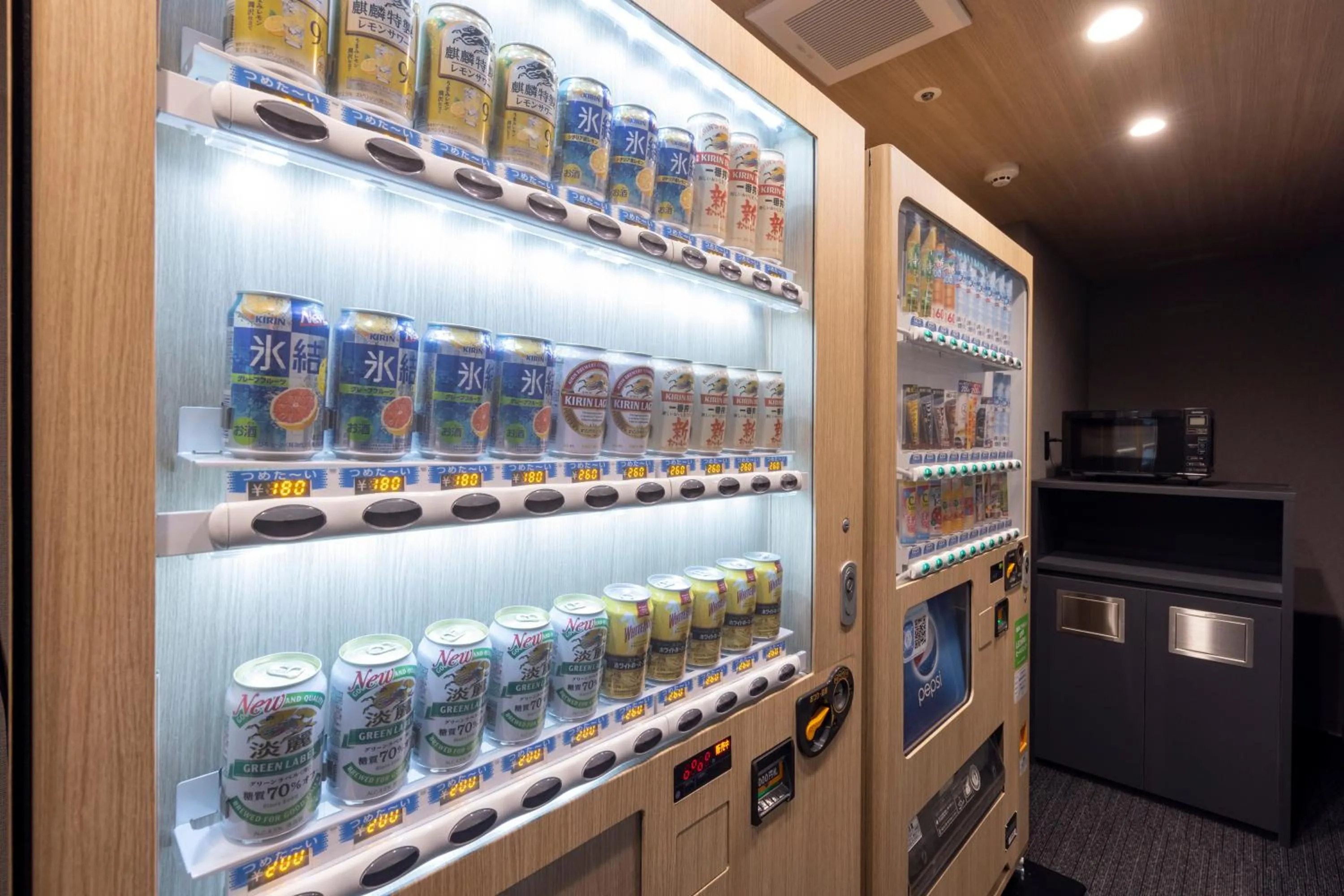 vending machine in Sanco Inn Iseshi-Ekimae Shikinoyu
