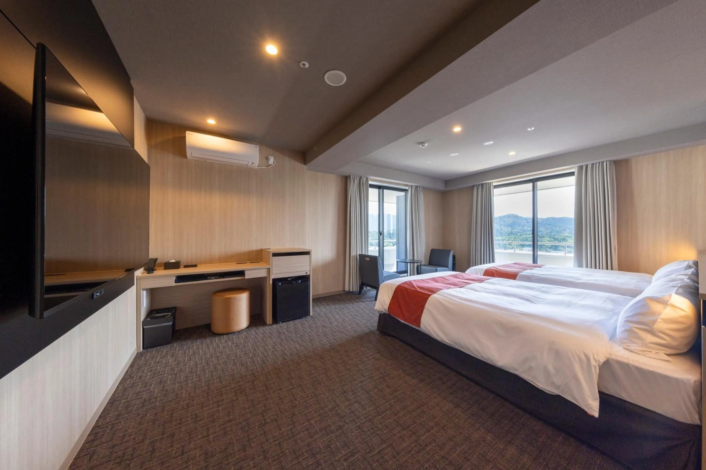 Photo of the whole room, Bed in Sanco Inn Iseshi-Ekimae Shikinoyu