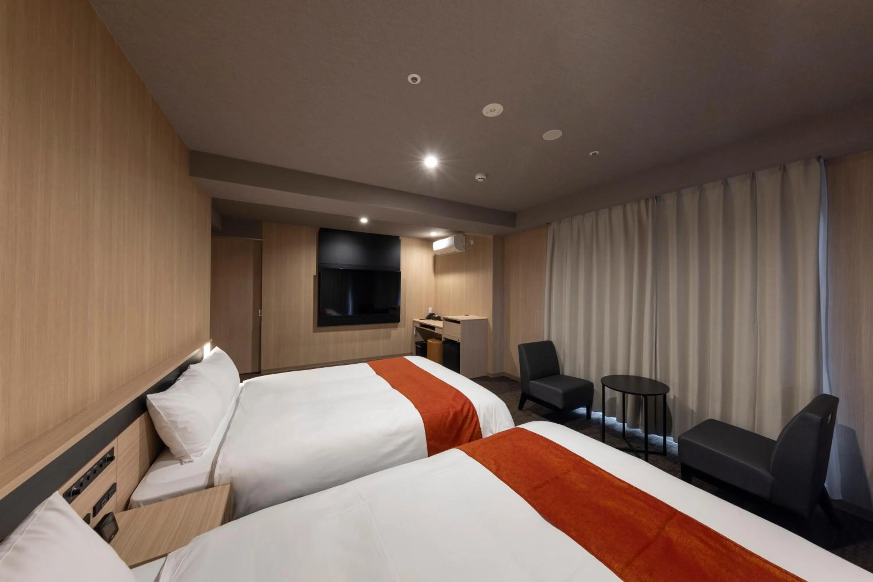 Photo of the whole room, Bed in Sanco Inn Iseshi-Ekimae Shikinoyu