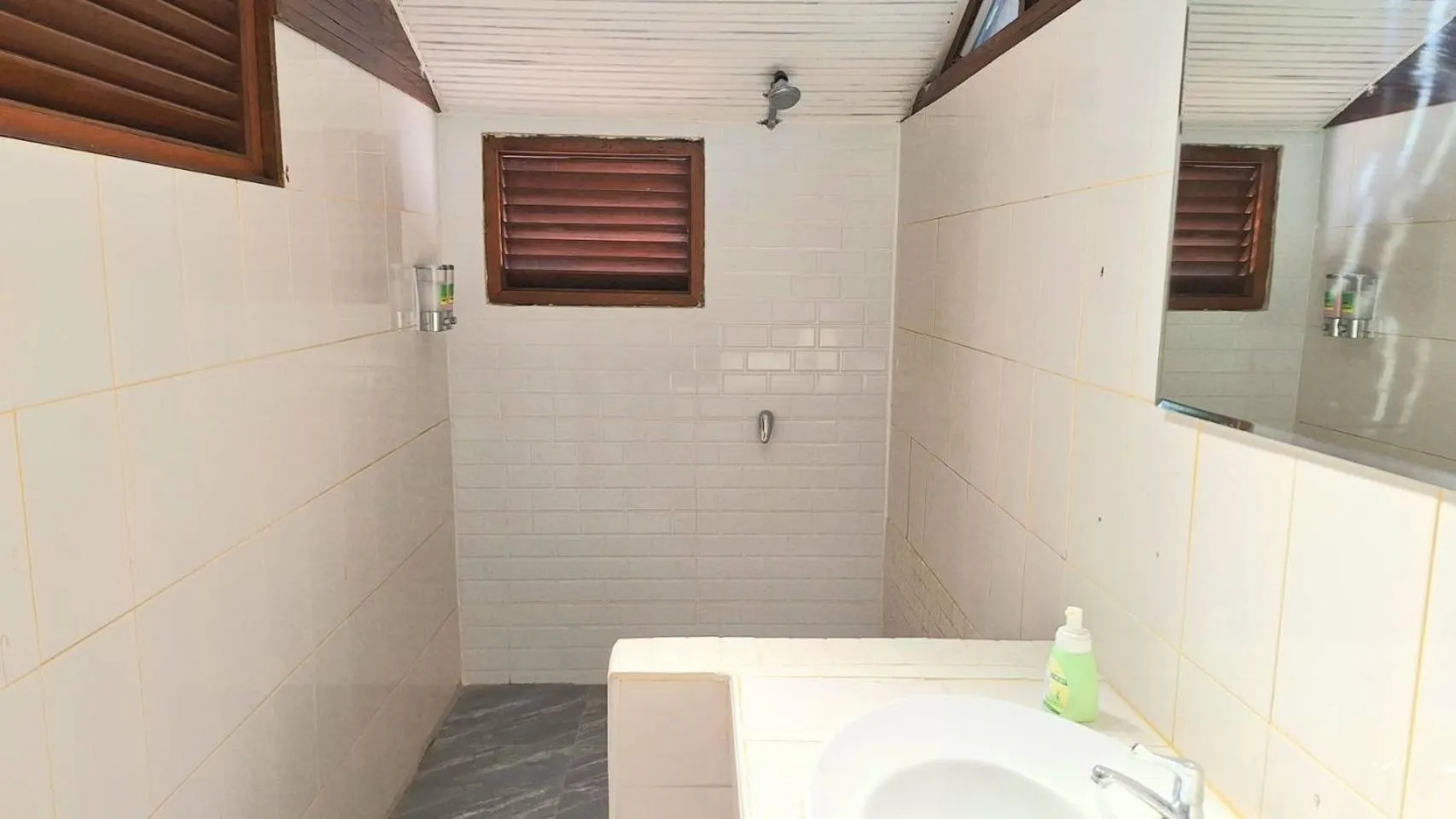 Shower in Alpha Gay Resort & Spa - Men Only