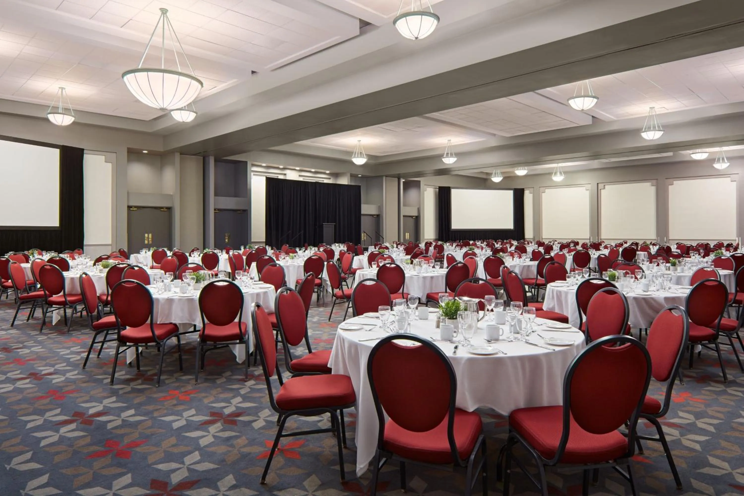 Meeting/conference room in Delta Hotels by Marriott Sherbrooke Conference Centre