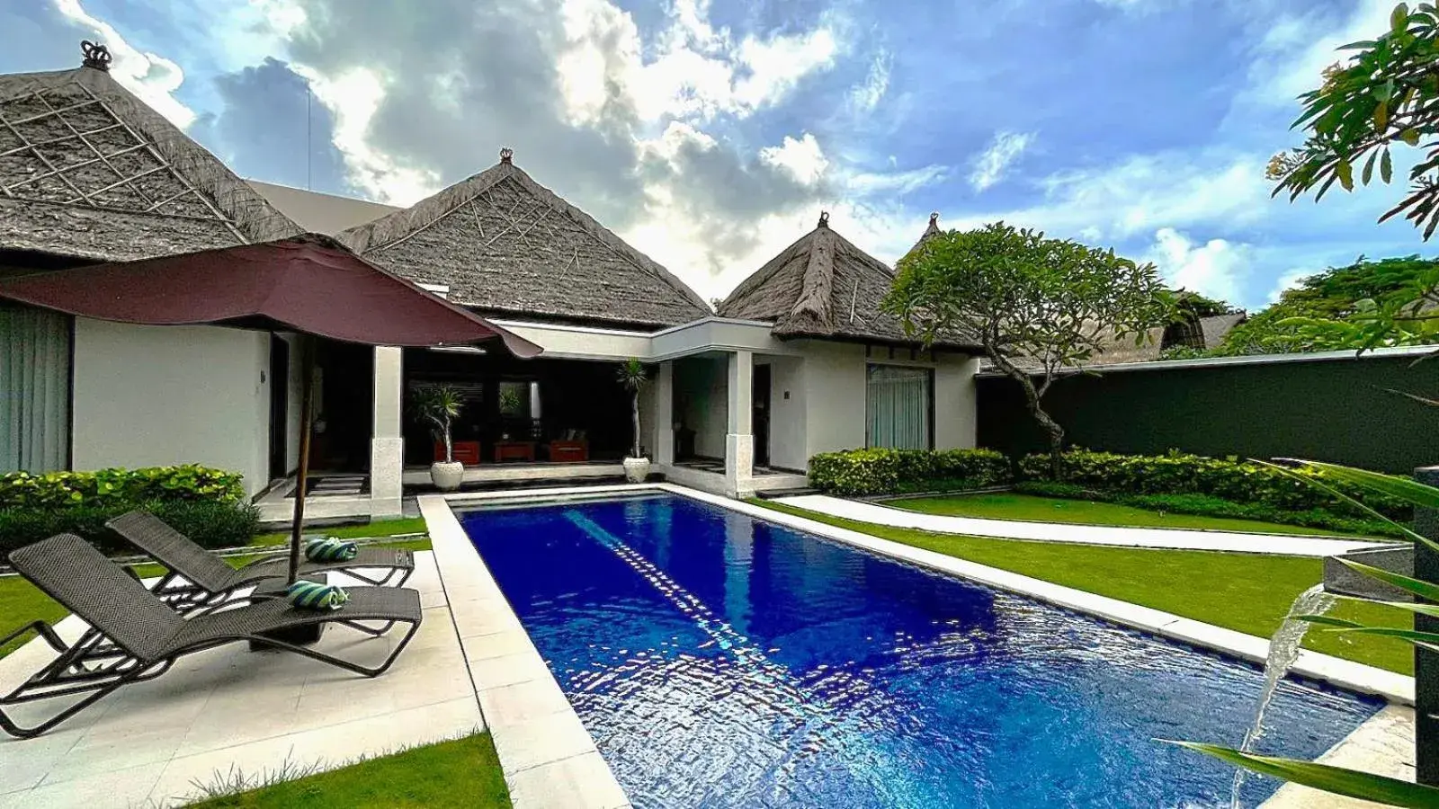 Four-Bedroom Villa with Private Pool and Garden in Aruni Bali Jimbaran Boutique Villa Four-Bedroom Villa with Private Pool and Garden in Aruni Bali Jimbaran Boutique Villa