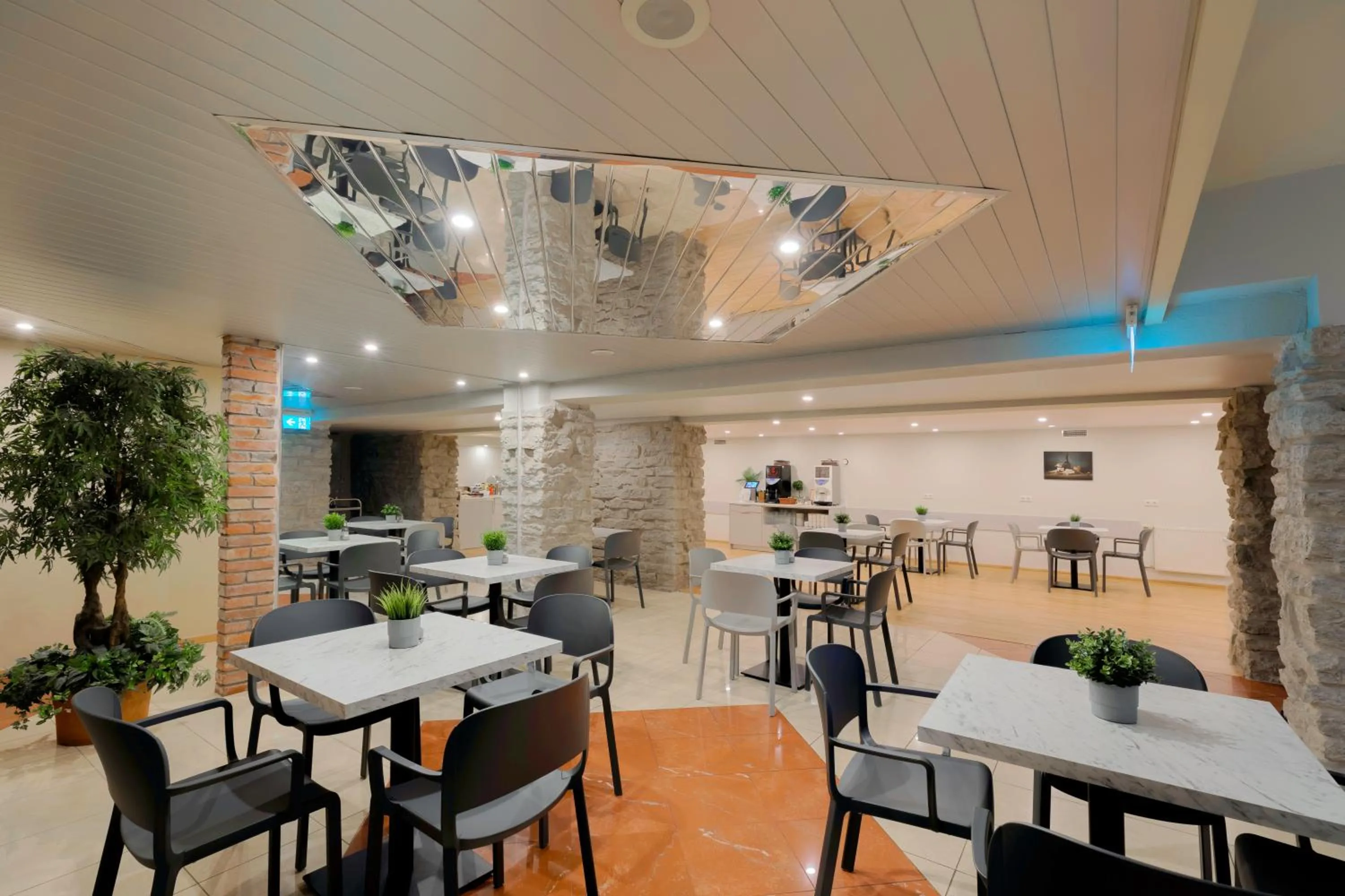 Area and facilities in Rixwell Viru Square Hotel