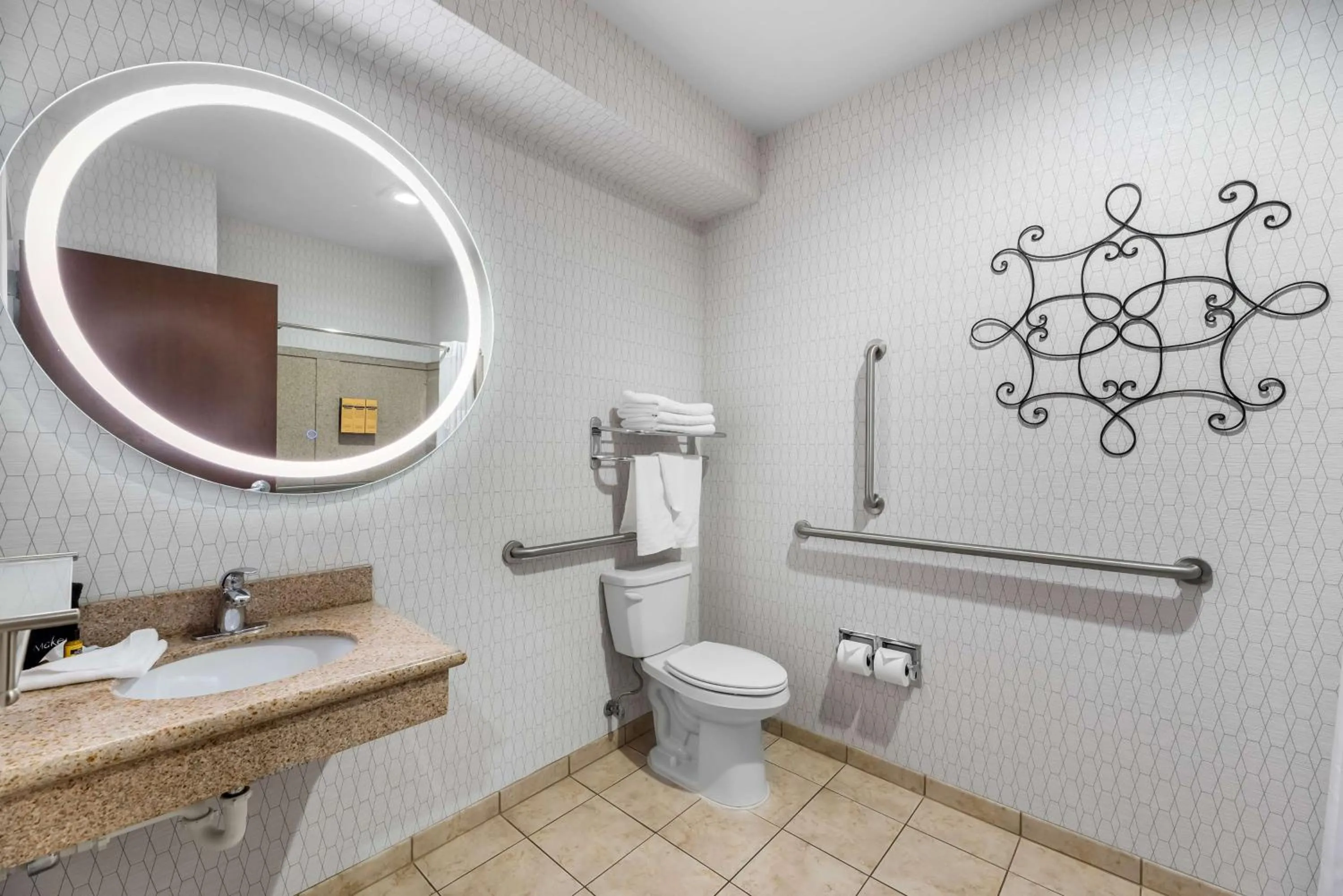 Bathroom in Best Western Plus Abbey Inn