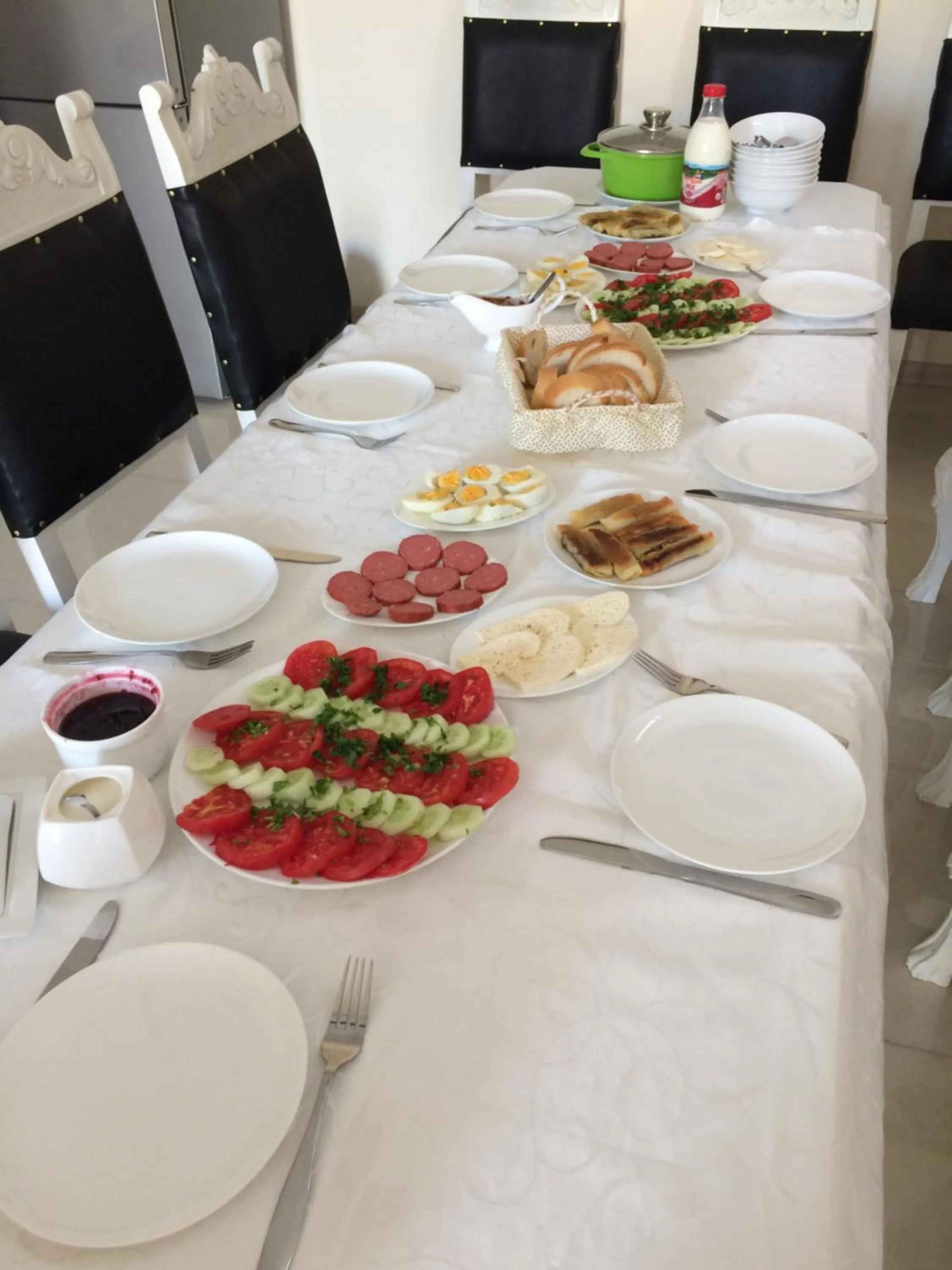 Food and drinks in Hotel Balcony