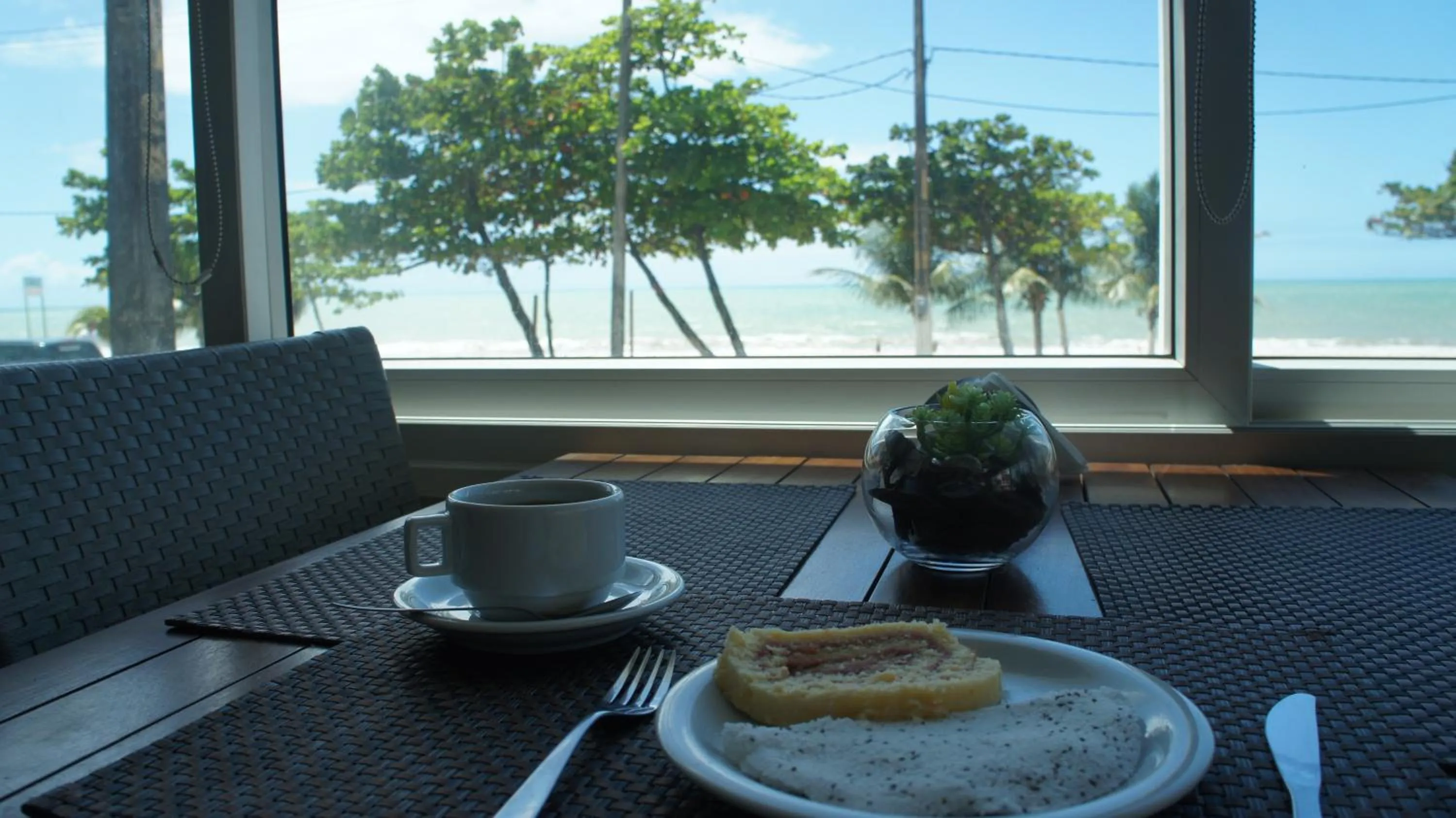 Restaurant/places to eat in Hotel Barramares