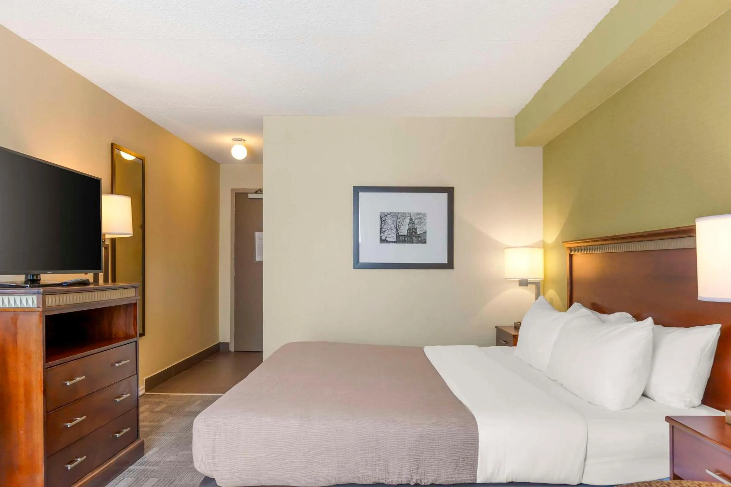 Bedroom, Bed in Quality Inn