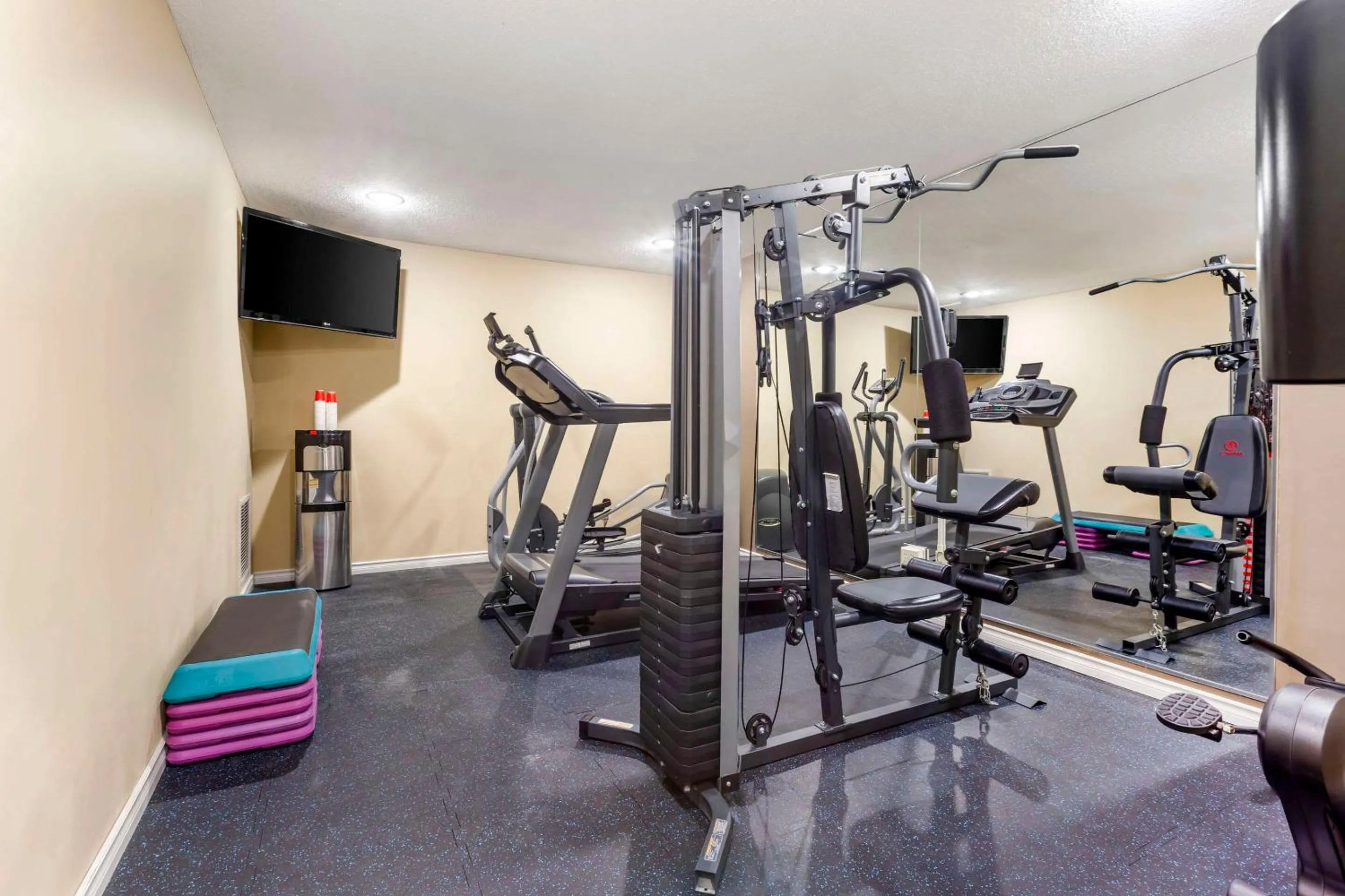 Fitness centre/facilities in Quality Inn