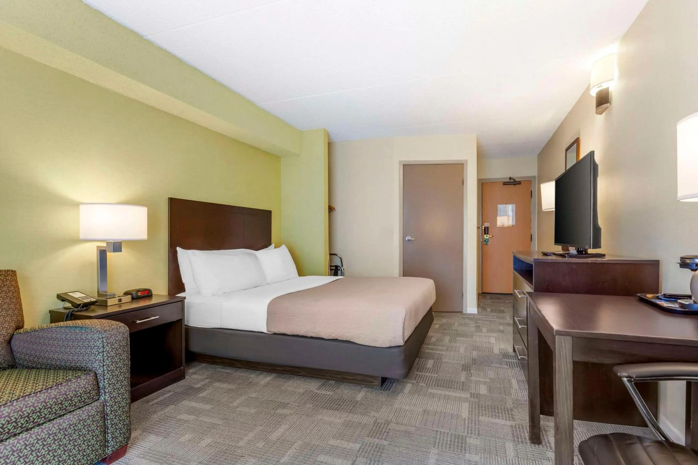 Bedroom, Bed in Quality Inn