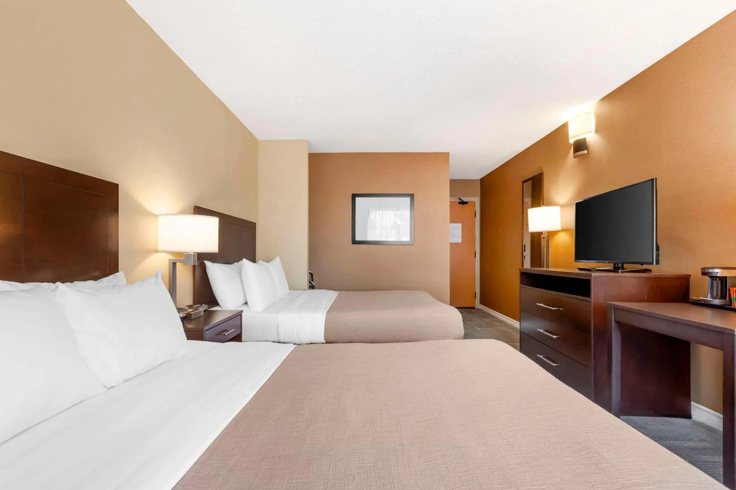 Bedroom, Bed in Quality Inn