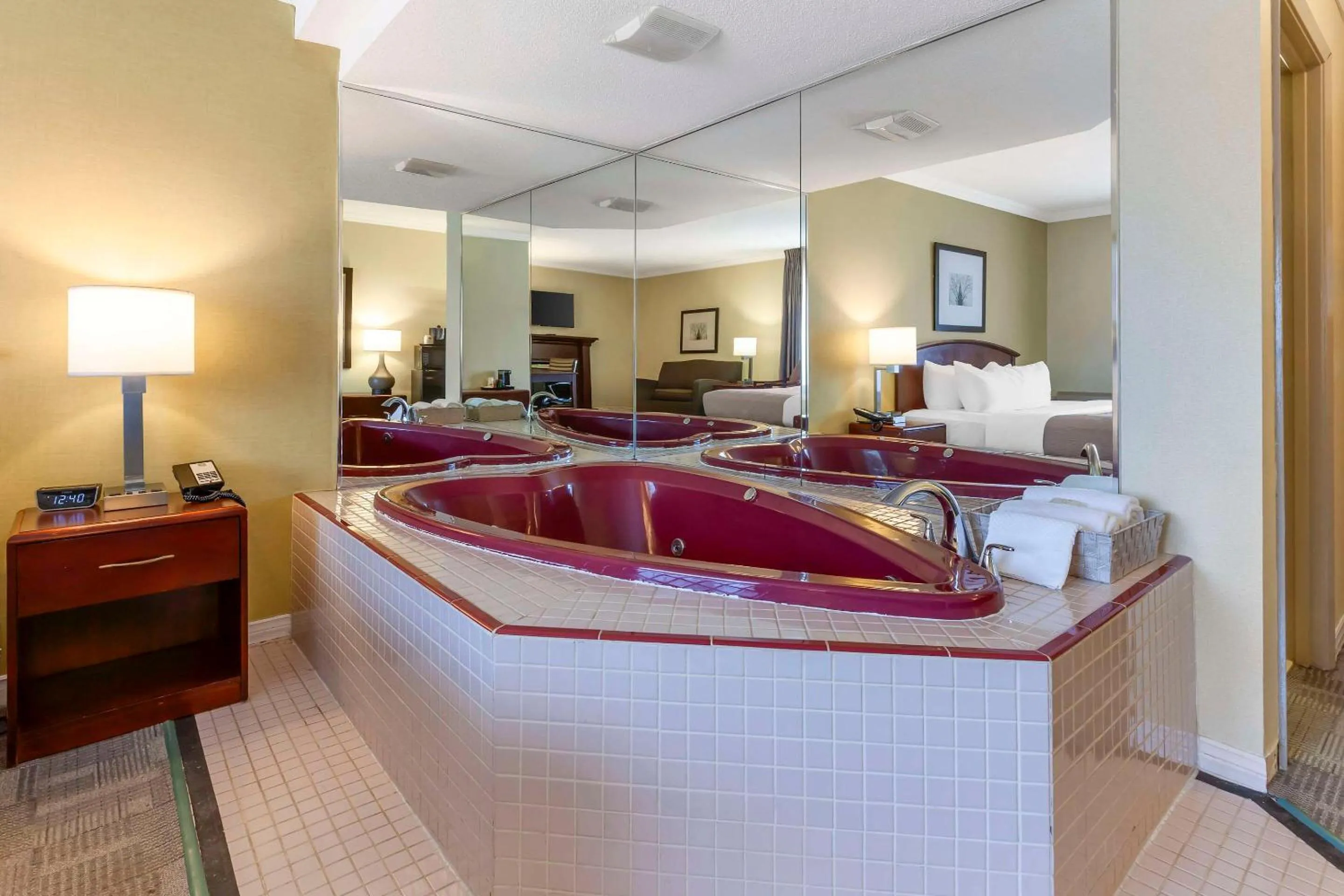 Bedroom, Bed in Quality Inn