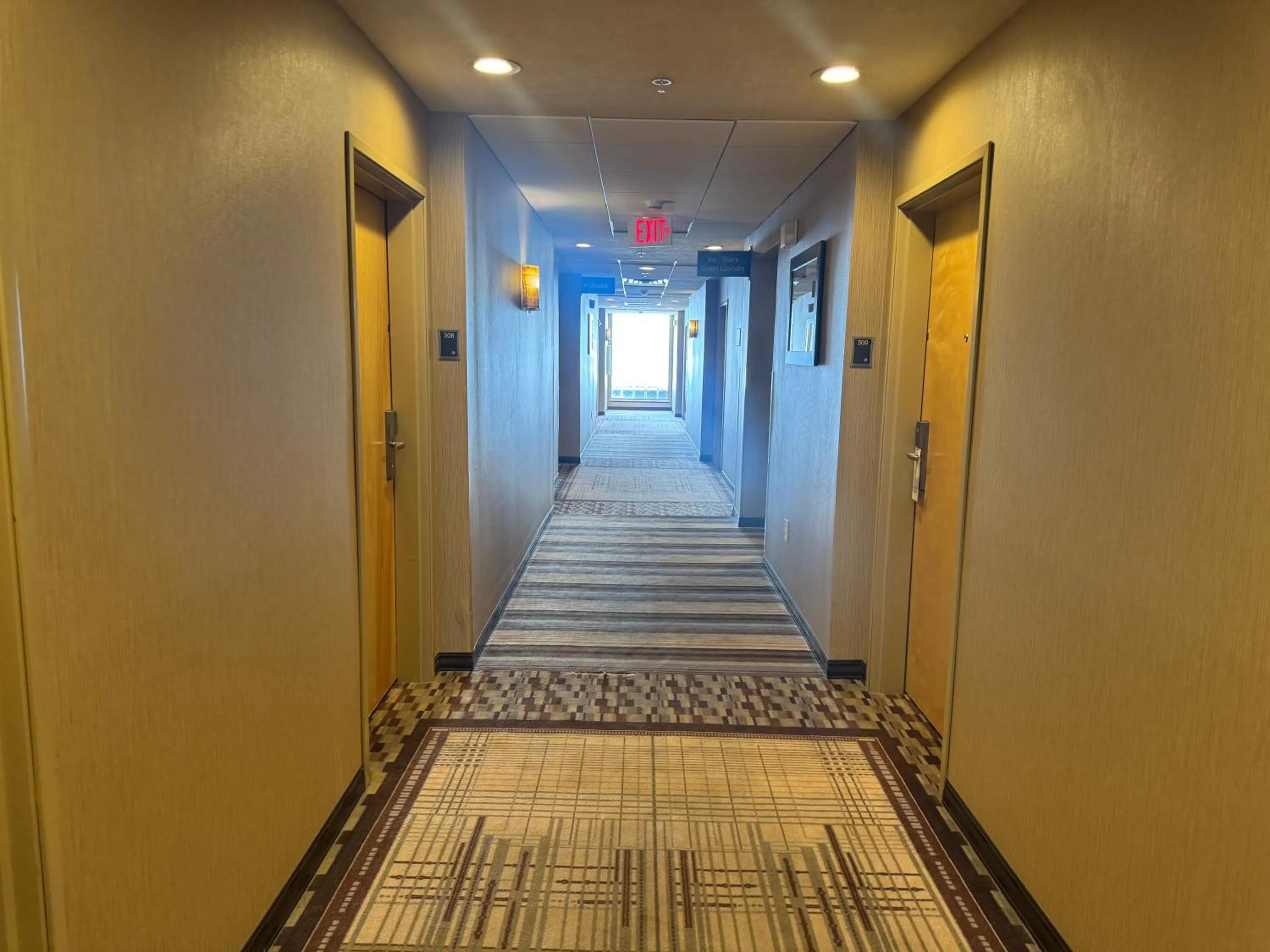 Property building in Sonesta Essential Indianapolis Airport